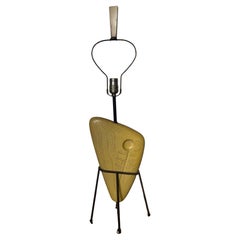 Rara vez vista Lámpara de mesa escultórica Biomorfa de madera y hierro de Yasha Heifetz