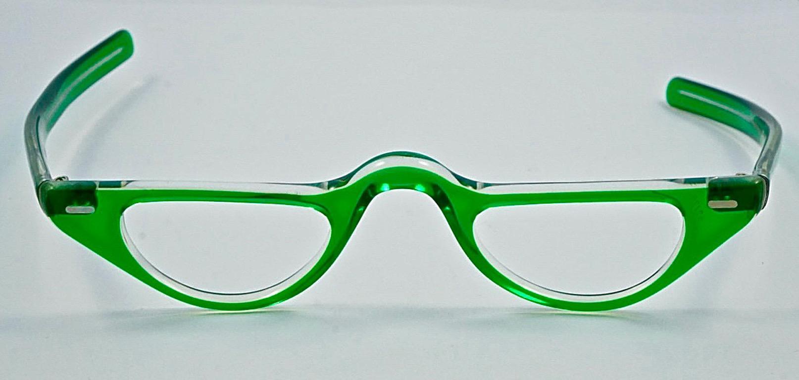 
Wonderful pair of Selecta French emerald green on yellow plastic cat reading eyeglass frames, without lenses. Measuring width at the top 13 cm / 5.1 inches. These eyeglasses are in very good condition. An optician could put in your own lenses as