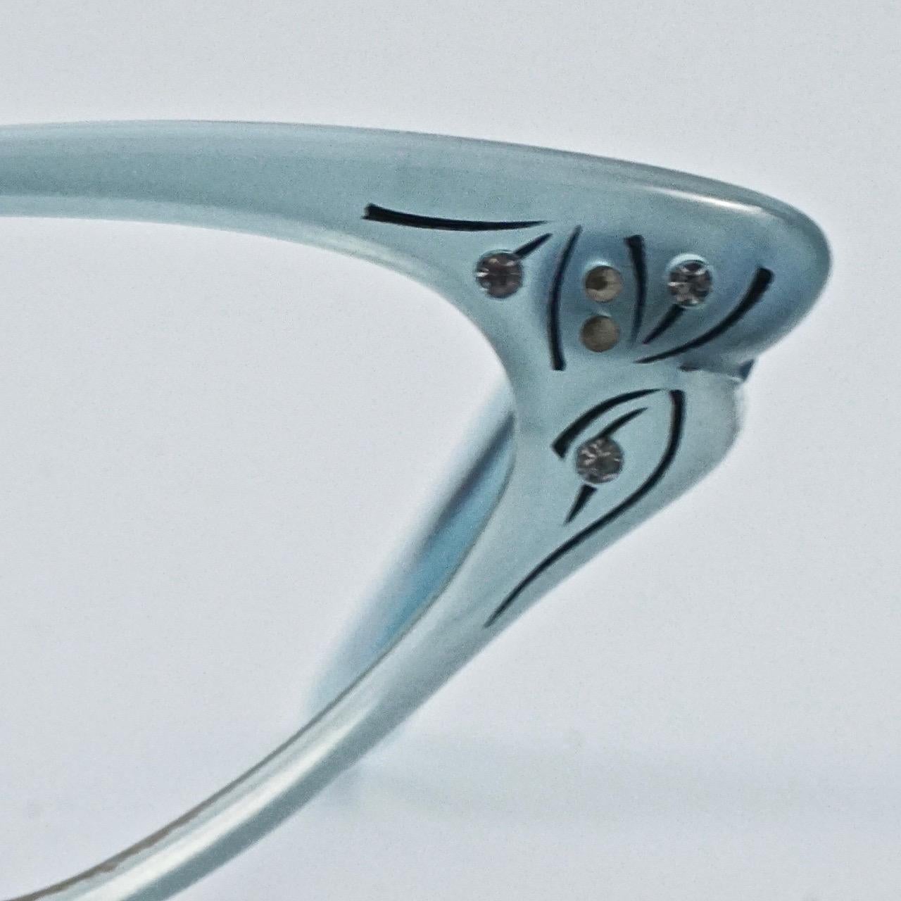 Selecta French Velvet Blue Rhinestone Black Enamel Cat Eyeglass Frames 1960s In Excellent Condition For Sale In London, GB