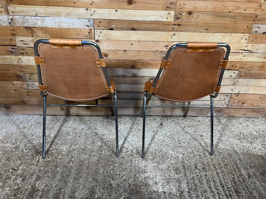 Seleccionado por Charlotte Perriand para la estación de esquí de Les Arcs, Sillas de comedor de cuero en venta 1