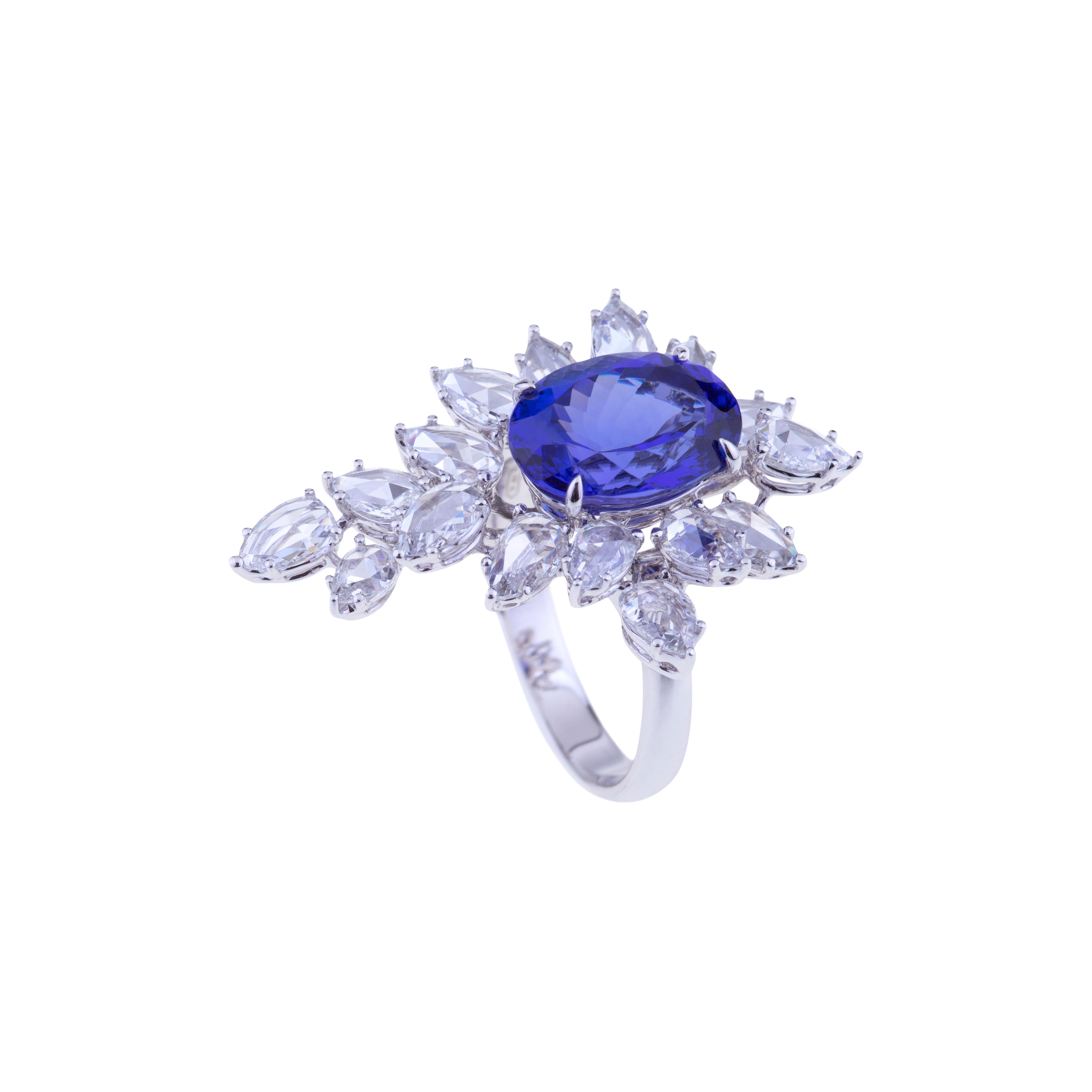 Selected Intense Blue Tanzanite Earrings White Gold with Diamonds, Matching Ring In New Condition For Sale In Roma, IT