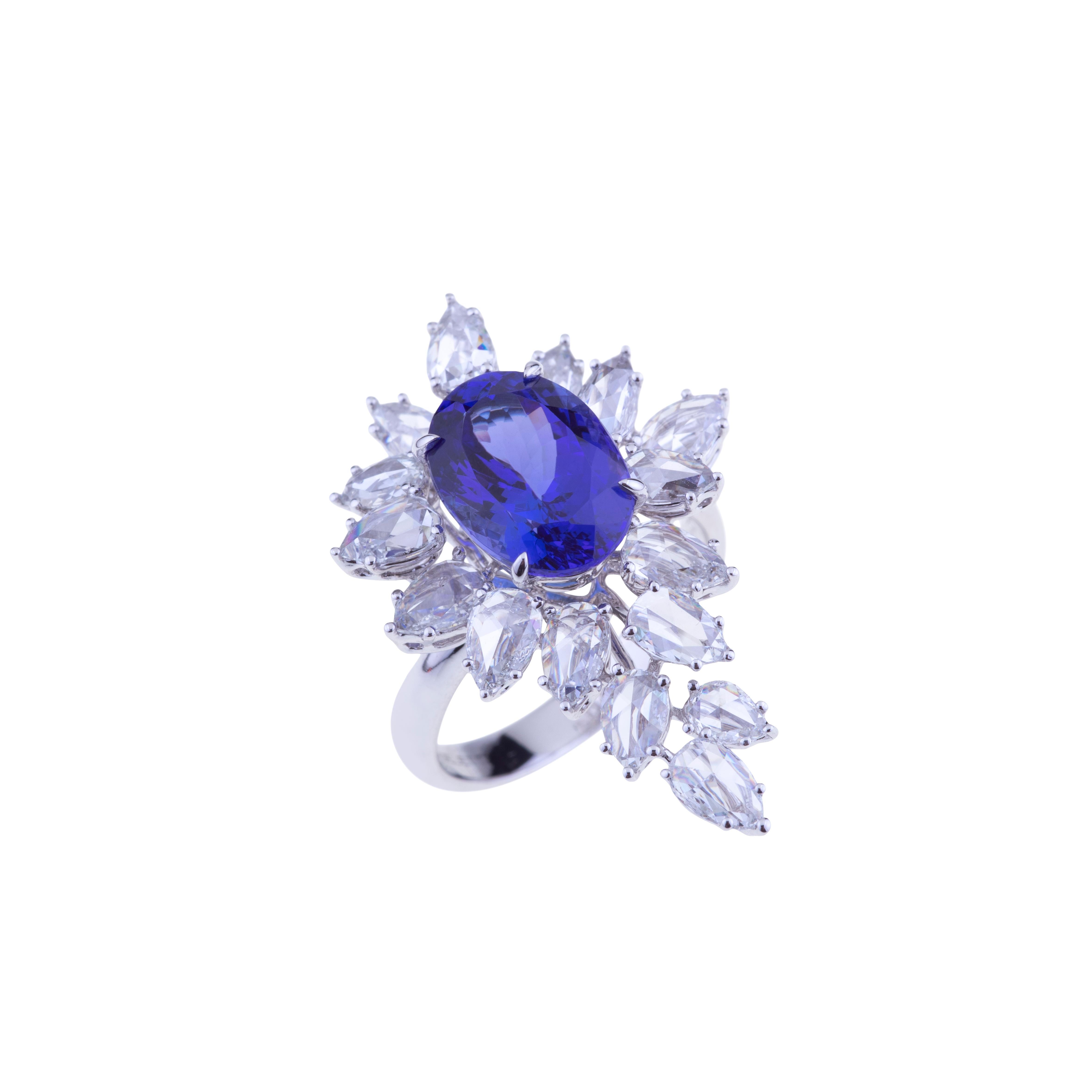 Boucles d'oreilles en or blanc et tanzanite bleue intense sélectionnée avec diamants - Bague assortie Pour femmes en vente