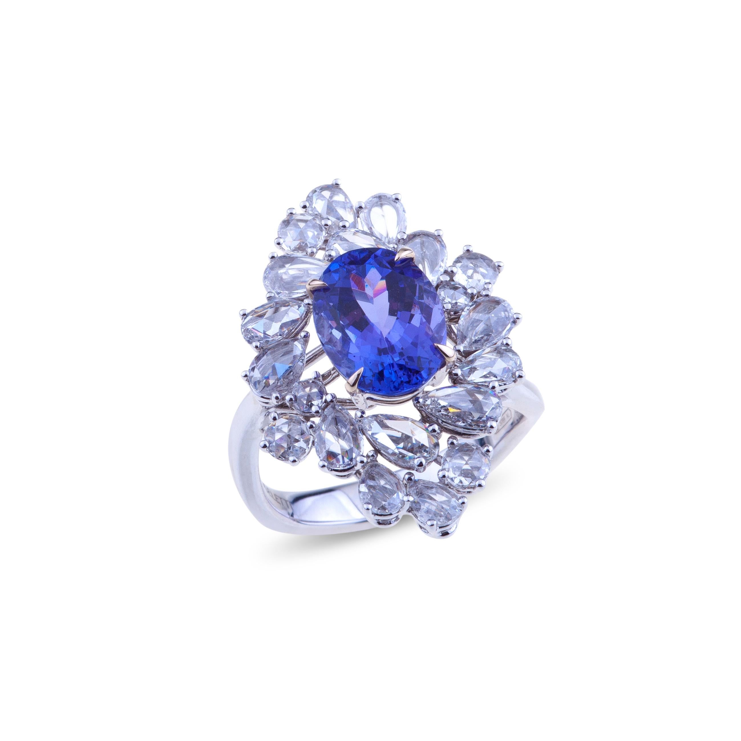 Neoclassical Selected Intense Blue Tanzanite Ring White Gold with Diamonds VVS For Sale