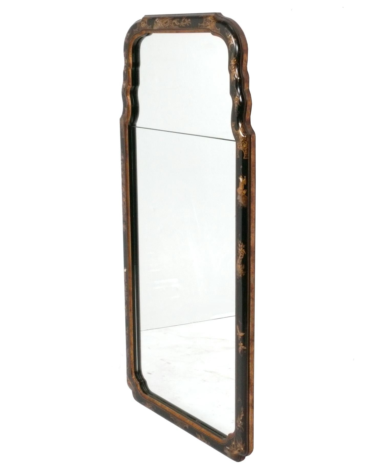 Sélection d'élégants miroirs Chinoiserie, probablement américains, vers les années 1950. Ils sont vendus au prix de 1650 dollars chacun. Le miroir de gauche mesure 48,5 