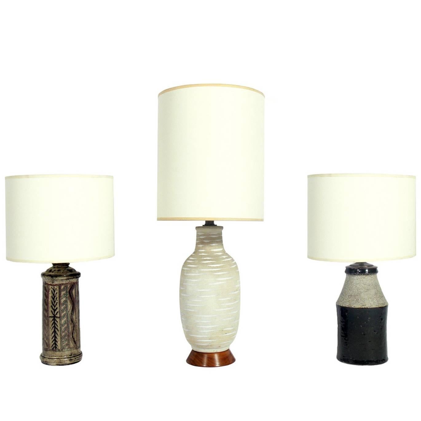 Eine Auswahl an modernen Keramiklampen aus der Mitte des Jahrhunderts im Angebot