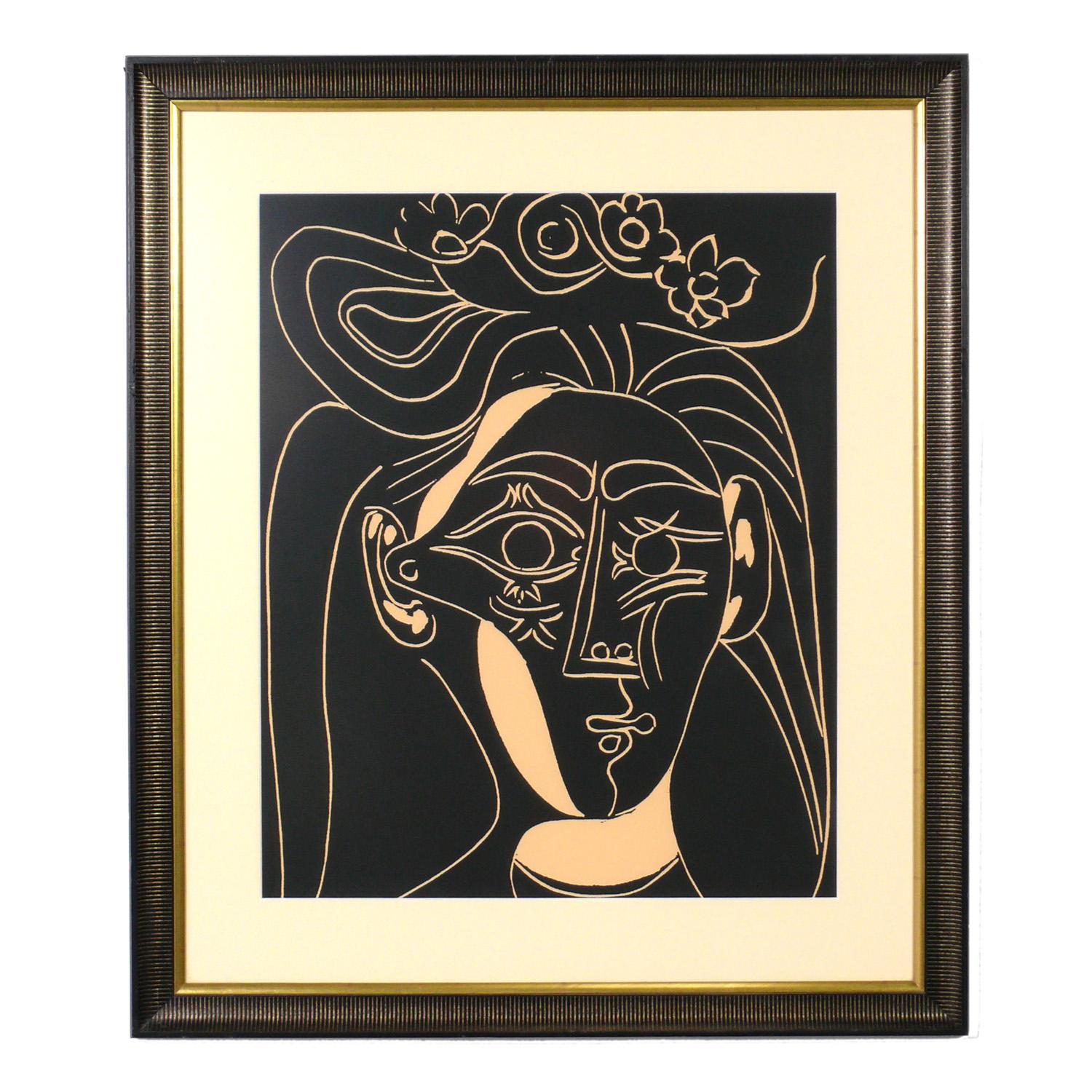 Sélection de tirages à grande échelle de Pablo Picasso, français, vers les années 1960. Ils conservent leurs cadres d'origine en bois noir et or. Leur prix est de 850 $ chacun.