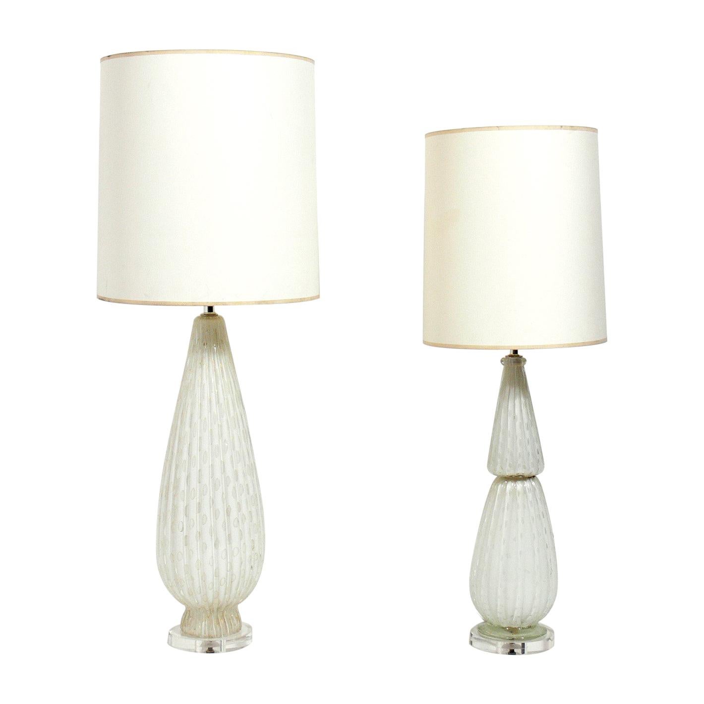 Auswahl von Vintage-Lampen aus Muranoglas auf Lucite-Sockeln