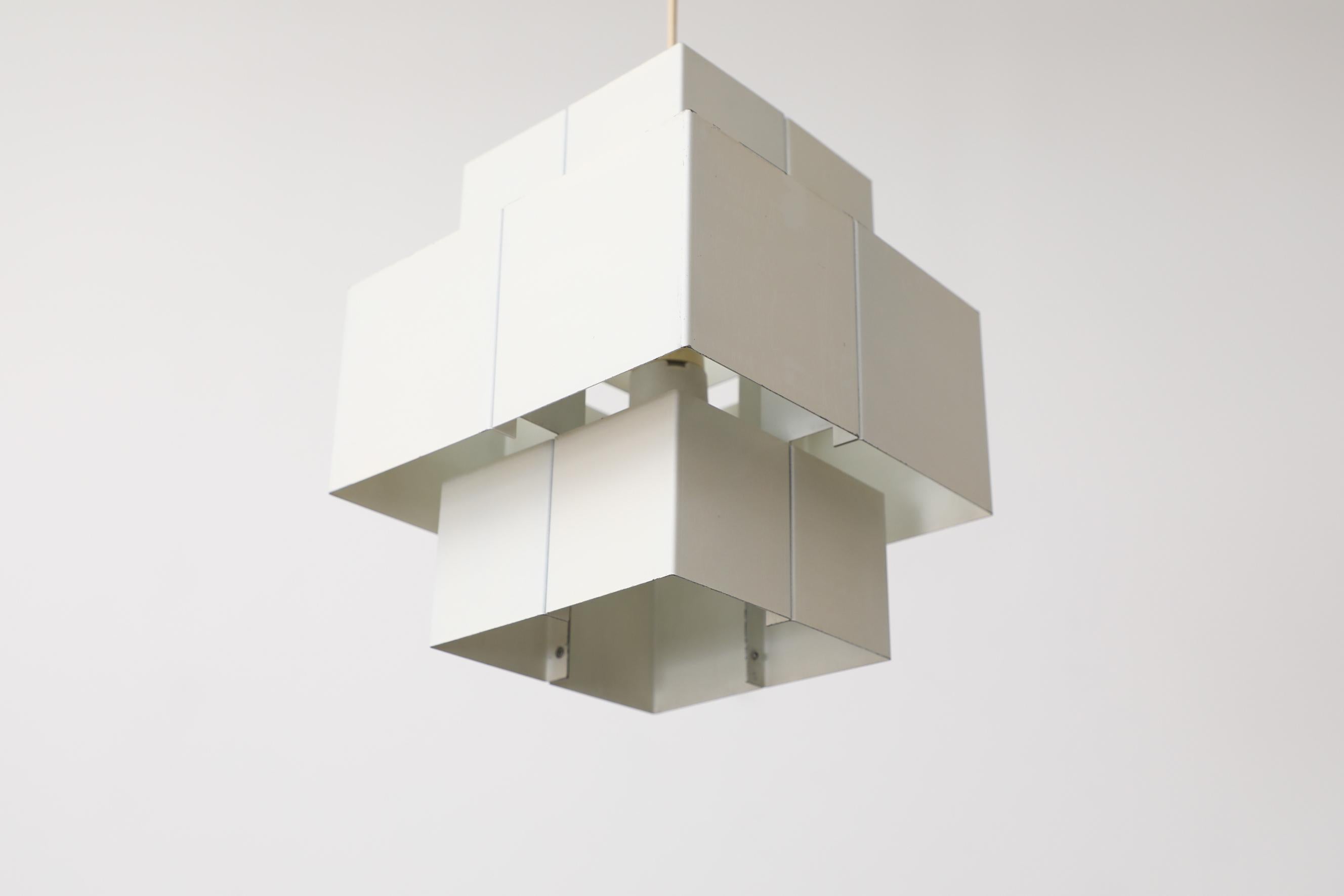 Lampe à suspension Selectra à 3 niveaux en métal blanc de Hans-Agne Jakobsson Bon état - En vente à Los Angeles, CA