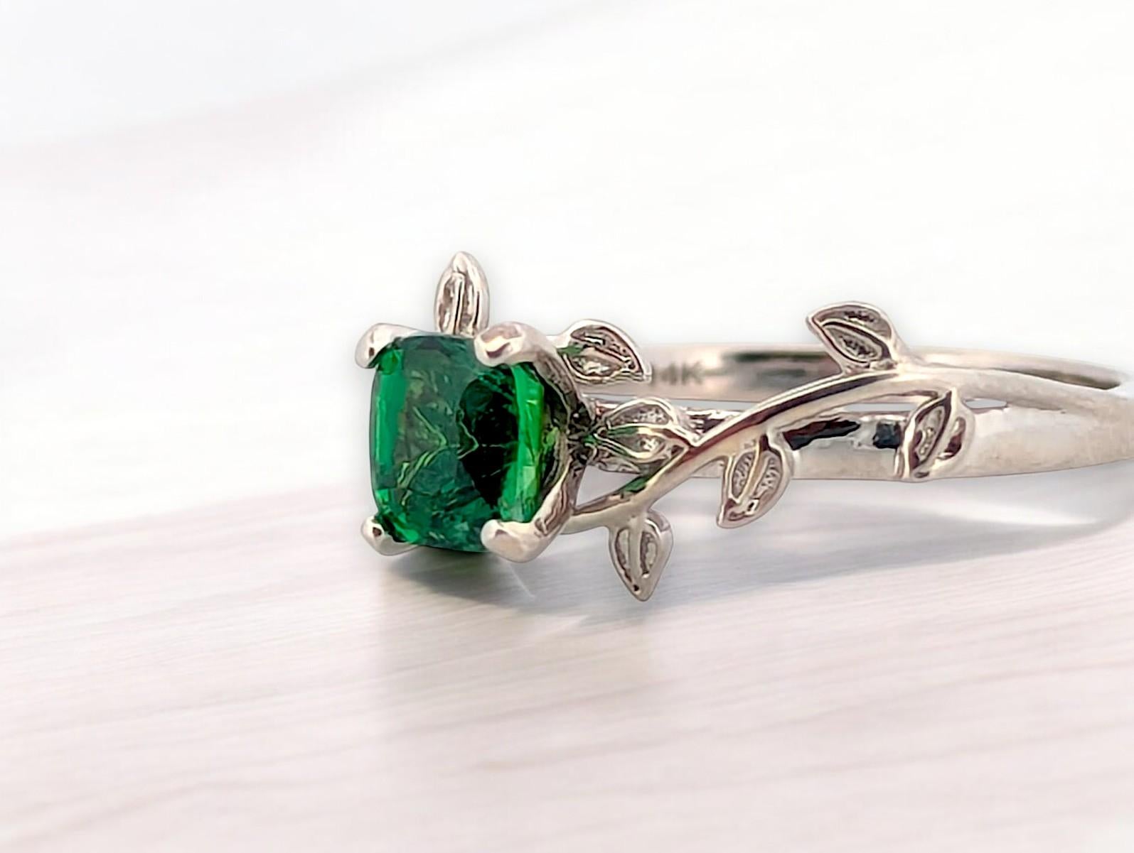 Women's Selene  14K White Gold Chrome Diopside Ring, 0.50 CT Green Gemstone, Vine Band For Sale