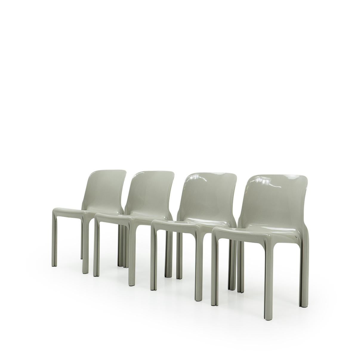 Der Stuhl Selene wurde in den 1960er Jahren von Vico Magistretti entworfen und ist im MoMA New York ausgestellt.

Ursprünglich: Italien, 1960er Jahre. Produziert von Artemide.

Zustand: Vintage By Zustand. Keine Reparaturen, Stühle sind alle