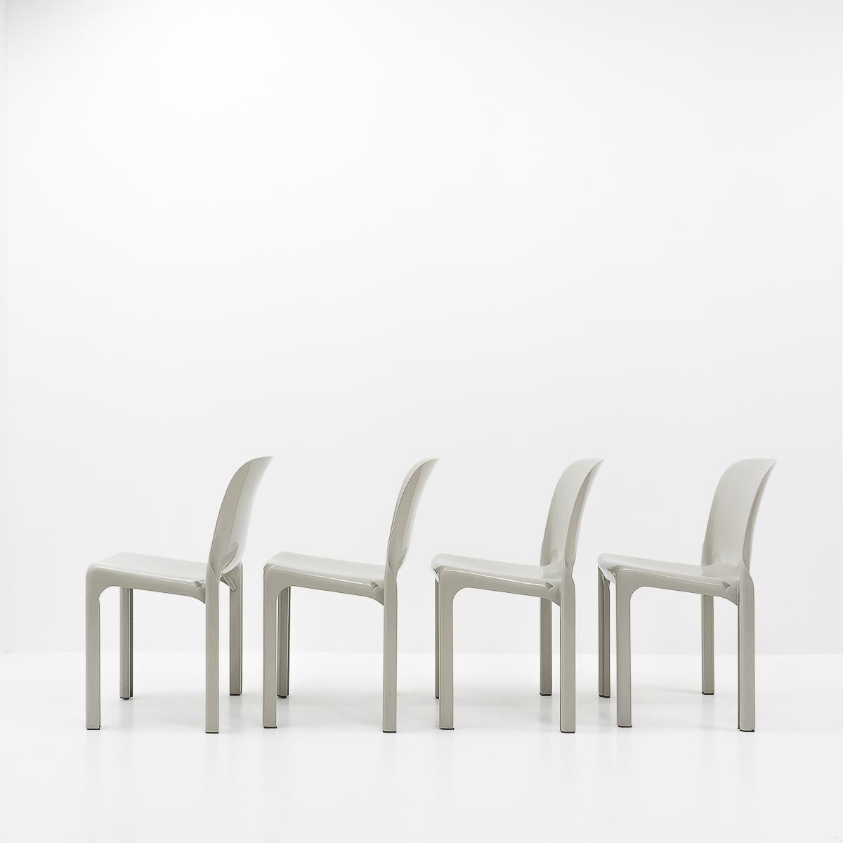 Selene-Stühle von Vico Magistretti für Artemide, 8 Teile (Moderne der Mitte des Jahrhunderts) im Angebot