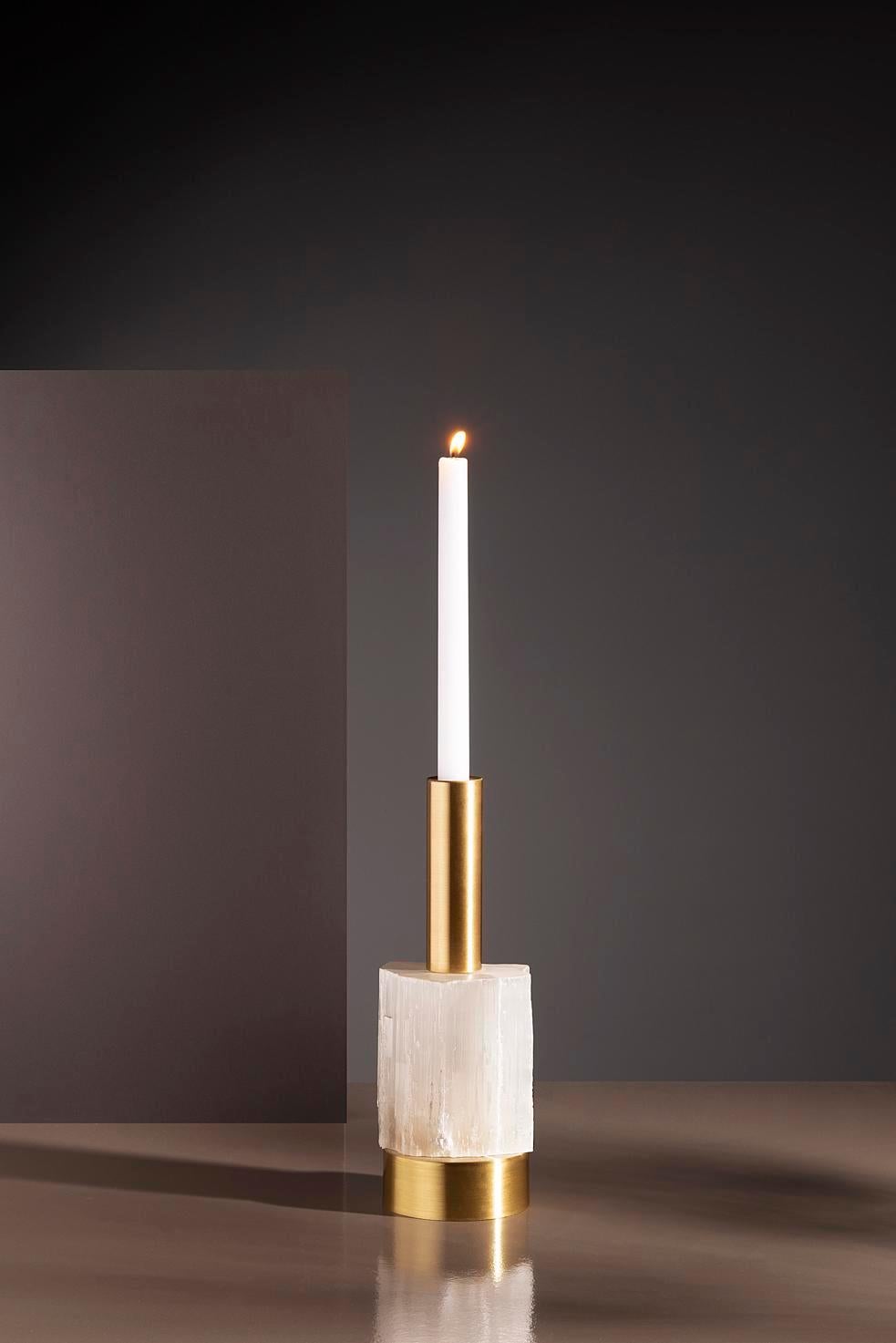 Selenite candle holder by Aver
Dimensions: D 12 x H 29 cm.
Materials: selenite, steel, resin.
 