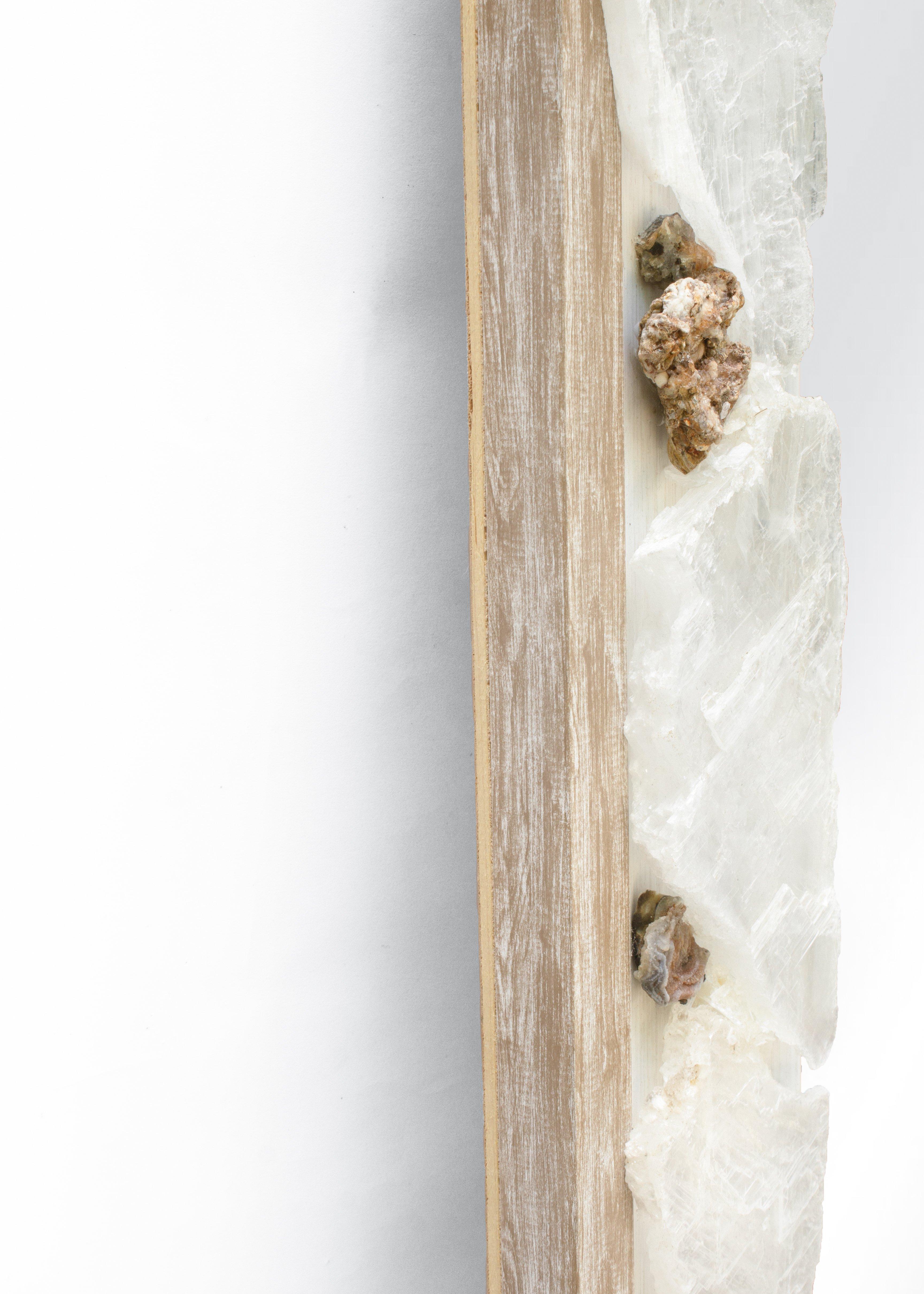 Selenite Mirror with Chalcedony Rosettes In New Condition In Dublin, Dalkey
