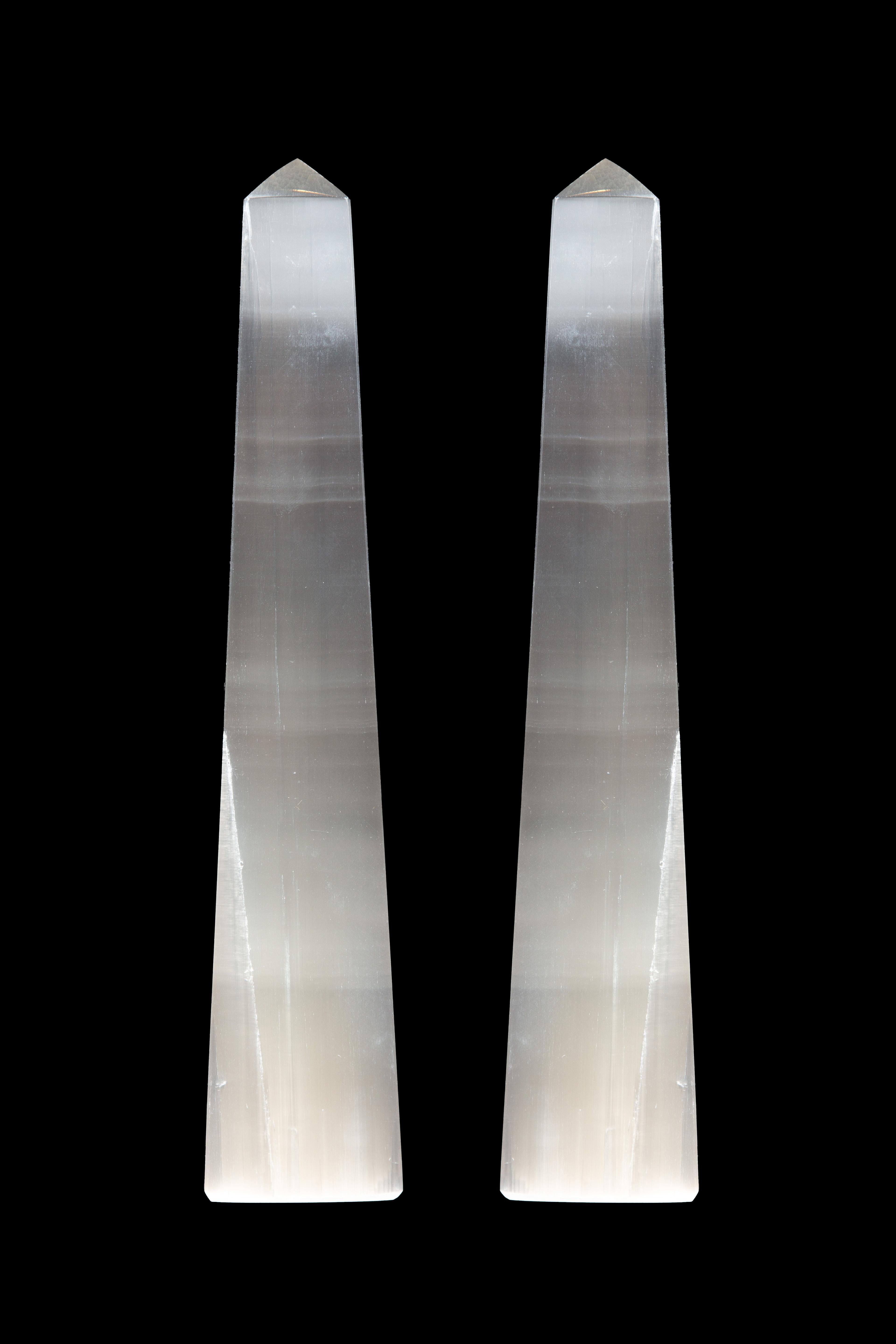 Coppia di obelischi di selenite In condizioni Nuovo in vendita a New York, NY