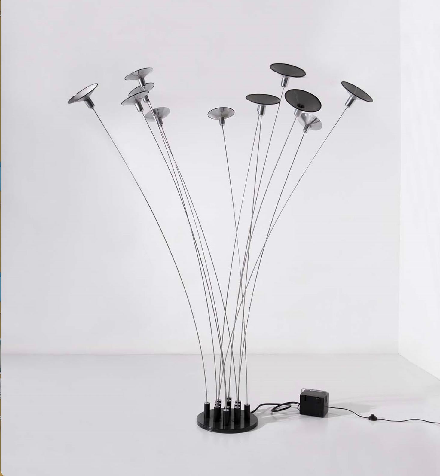 The monumental and rare Selenova Floor Lamp resembles a bouquet of tall flowers, and represents one of Sergio Moscheni's creative peaks in his production for the Italian company Selenova.

An ironic but rigorous work, scenographic but full of