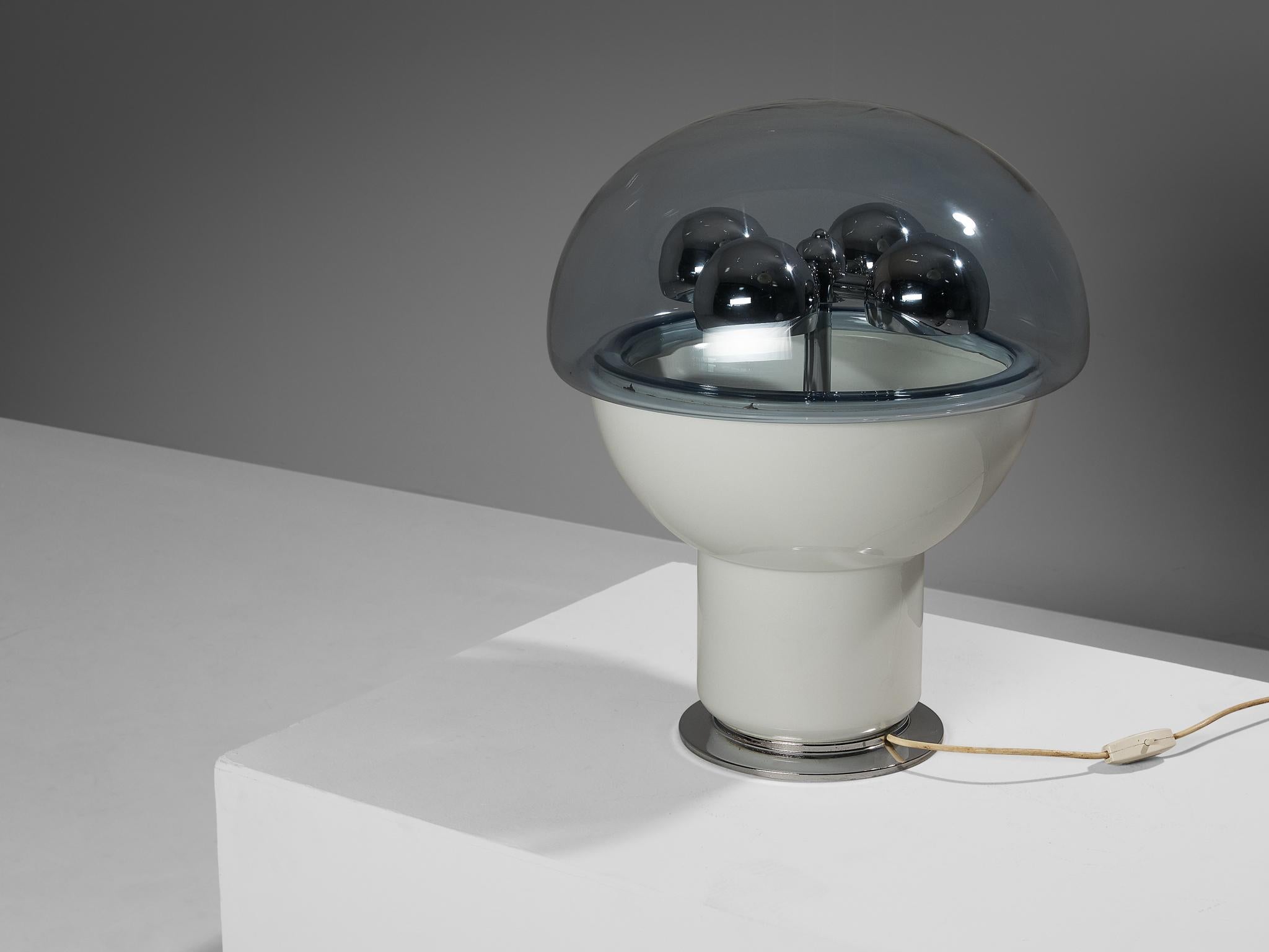 Selenova Postmoderne Tischlampe mit Glaskugel aus hellblauem Glas und Perspex  im Angebot 5
