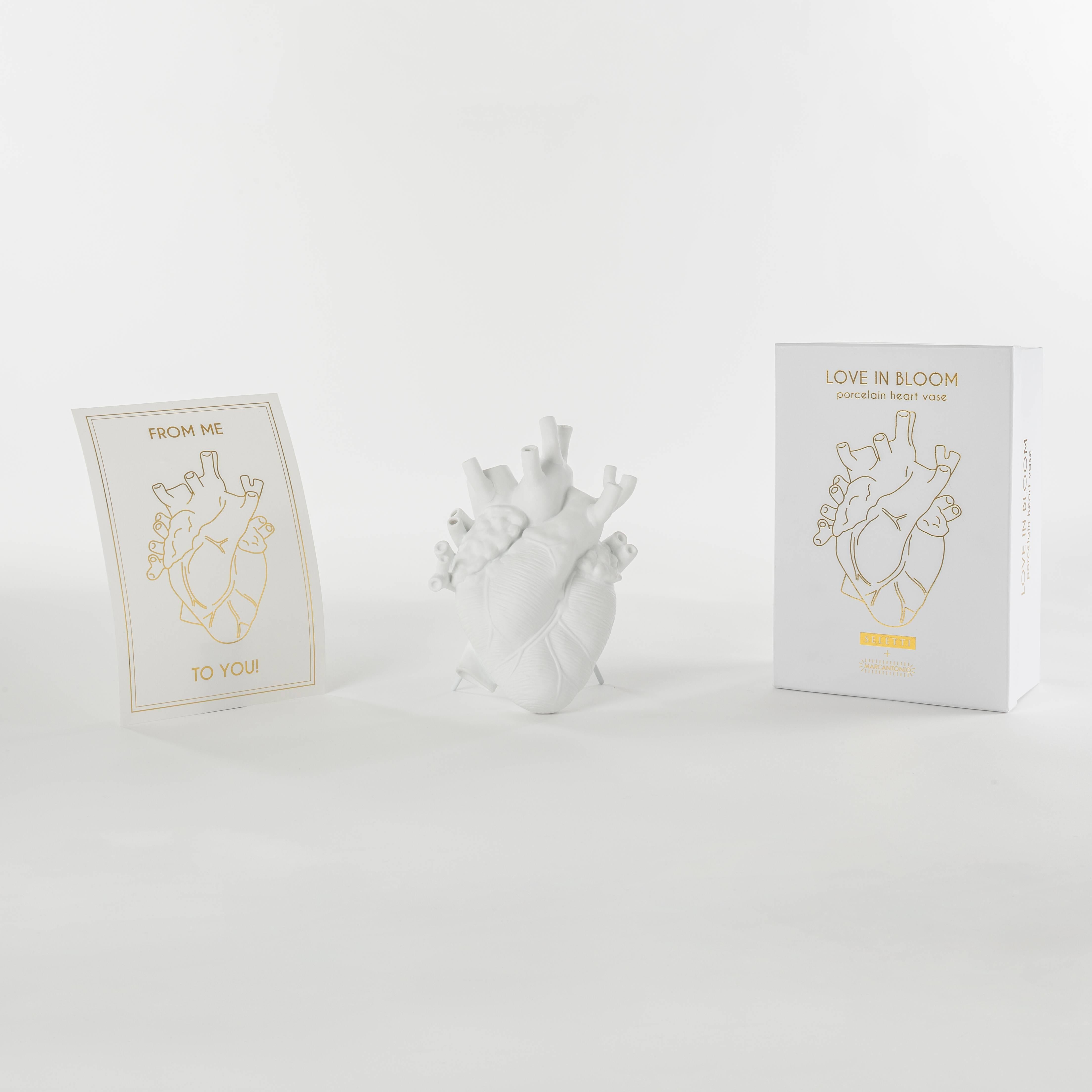 Moderne Vase cœur en porcelaine Love in Bloom de Seletti en vente
