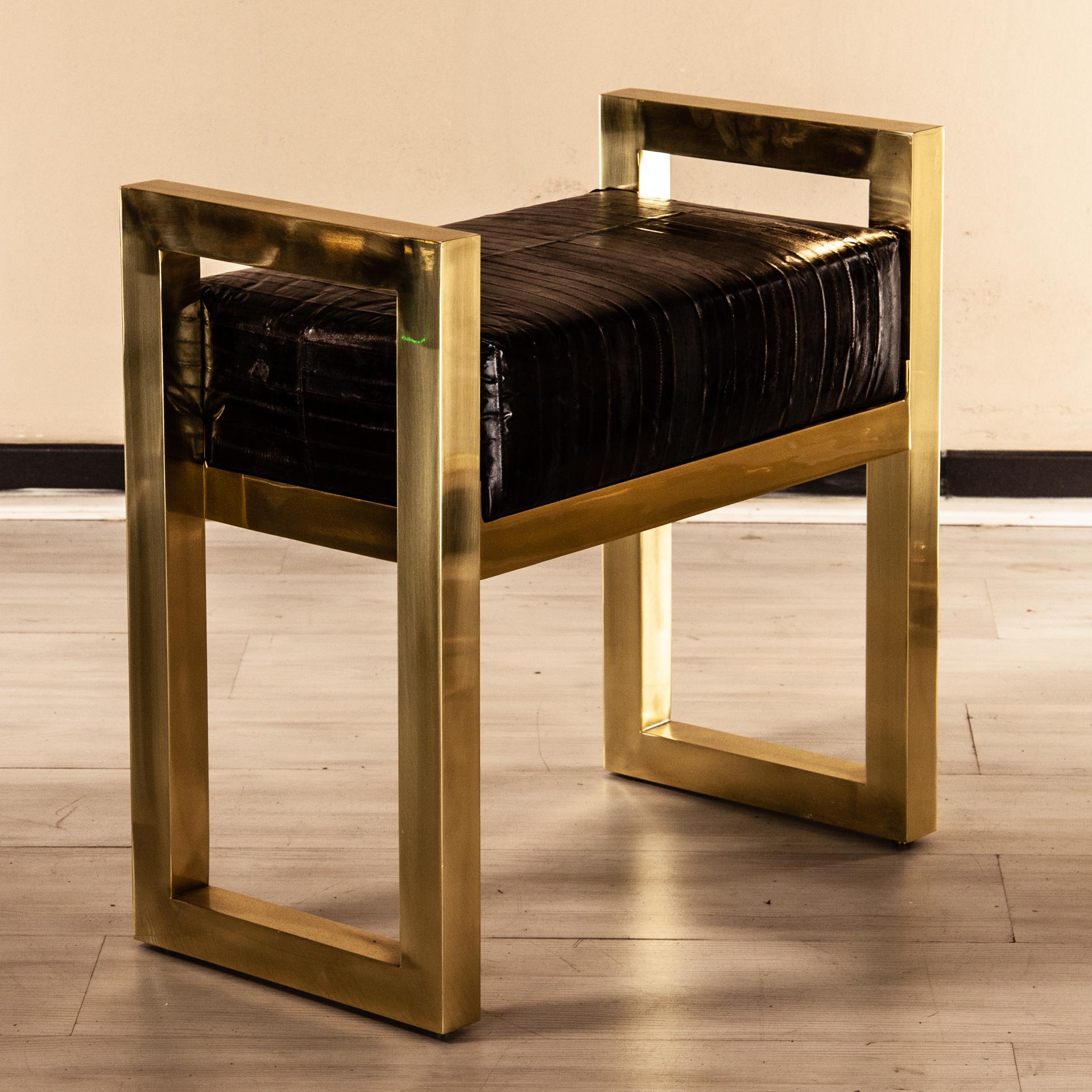 Contemporary Selezioni Domus Florence Bench Stool Agrife Solid Brass and Natural Eel Leather For Sale