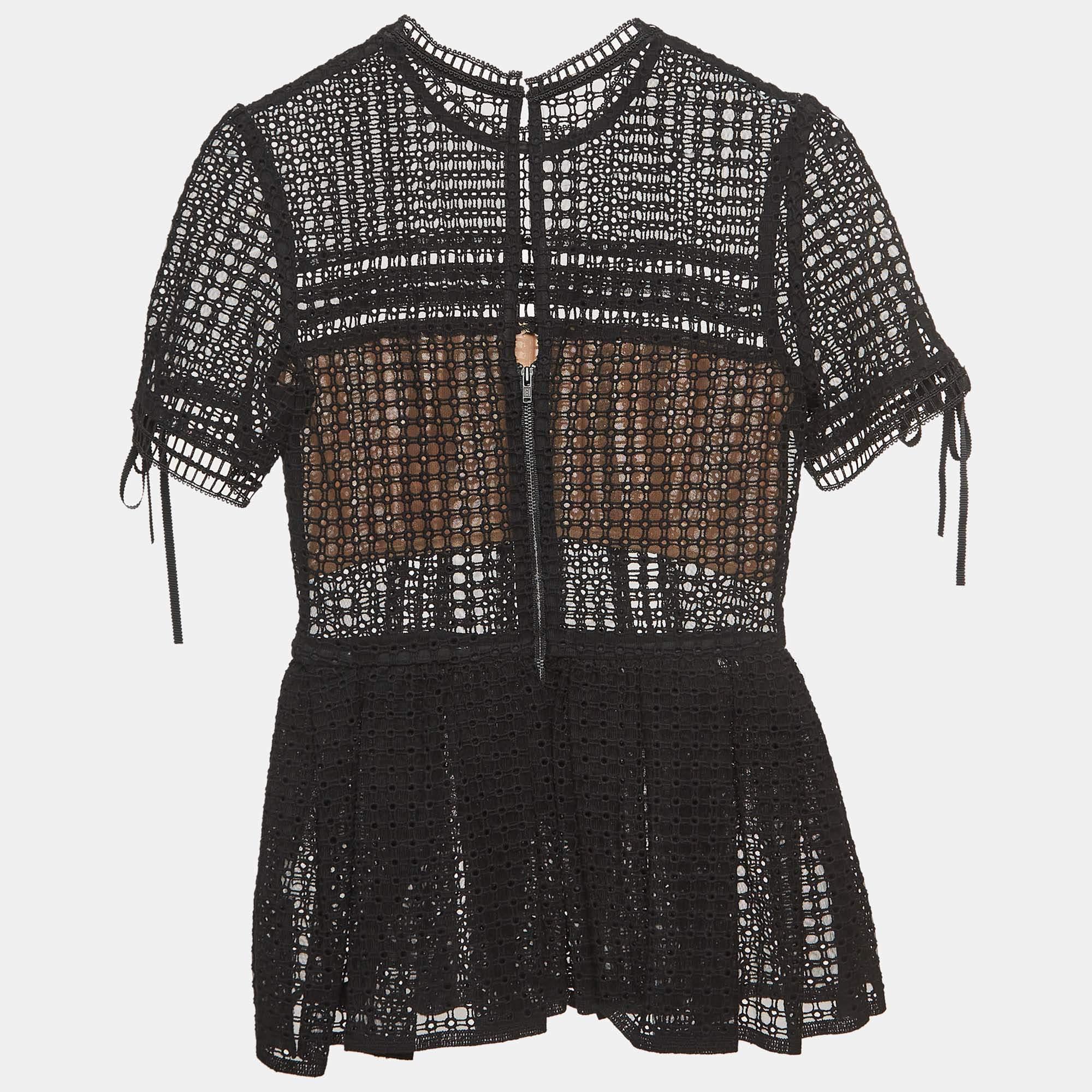 Complement your elegance with a lovely blouse like this one. With its pretty design and prime quality fabric this blouse is the best pick to look sophisticated and poised.