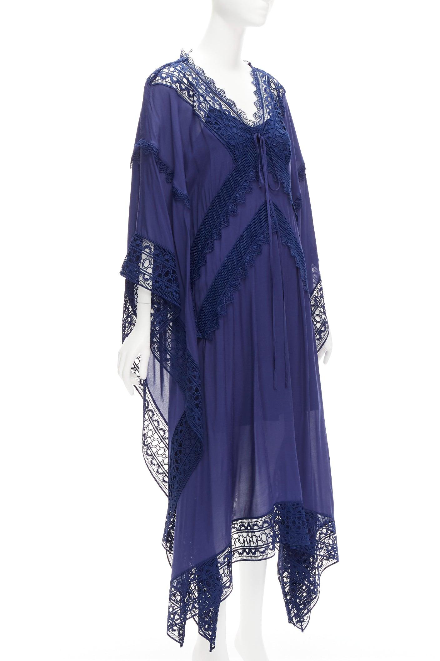 SELF PORTRAIT blue embroidery anglais tie front midi kaftan dress UK8 S
Reference: JACG/A00137
Brand: Self Portrait
Material: Viscose
Color: Navy
Pattern: Solid
Closure: Slip On
Lining: Navy Polyester
Extra Details: Blue Blue Fabric Oversized Kaftan