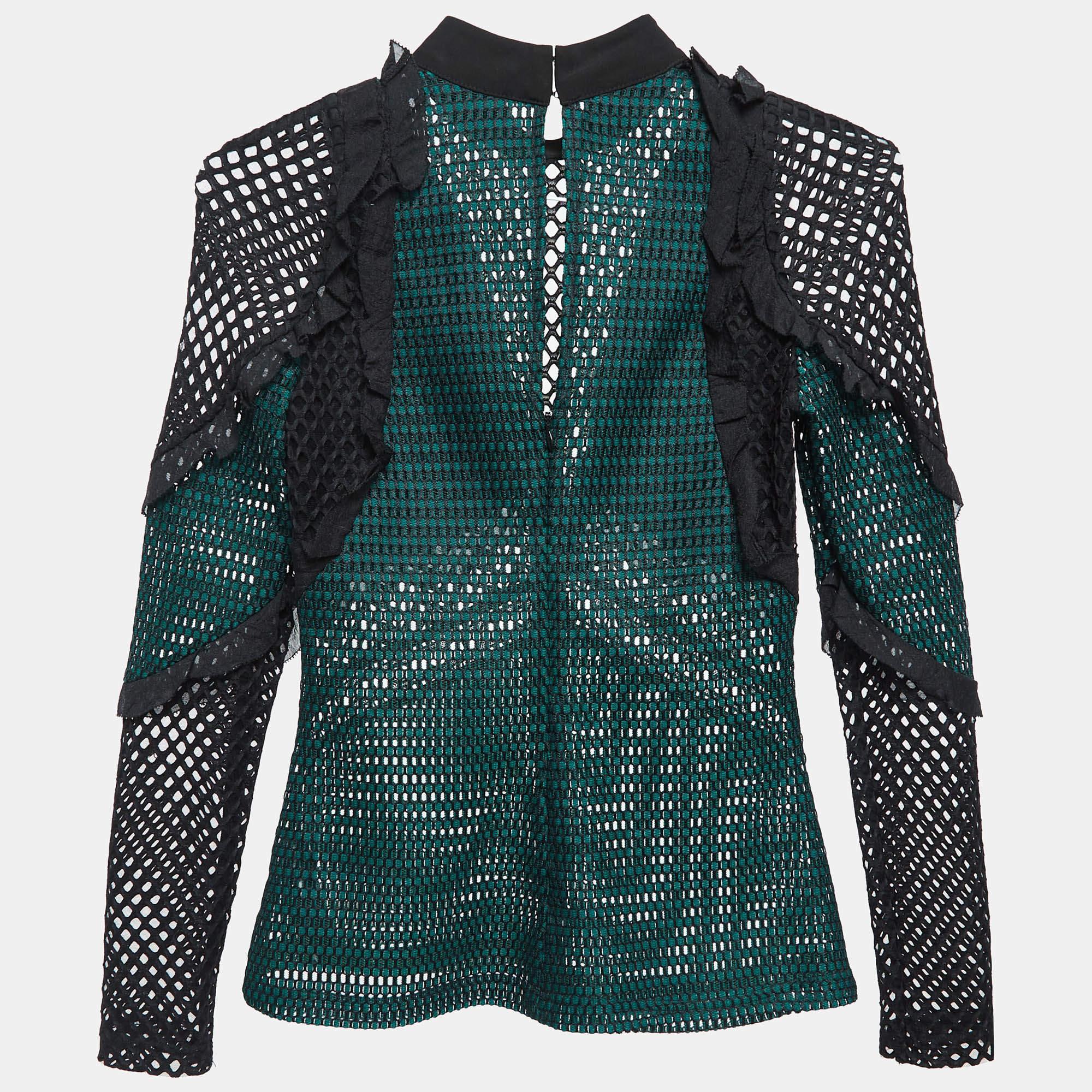 Questo top griffato offre stile e comfort. Realizzata con i migliori tessuti, la creazione è stata curata nei minimi dettagli. Abbinalo a un paio di jeans e a delle scarpe basse.