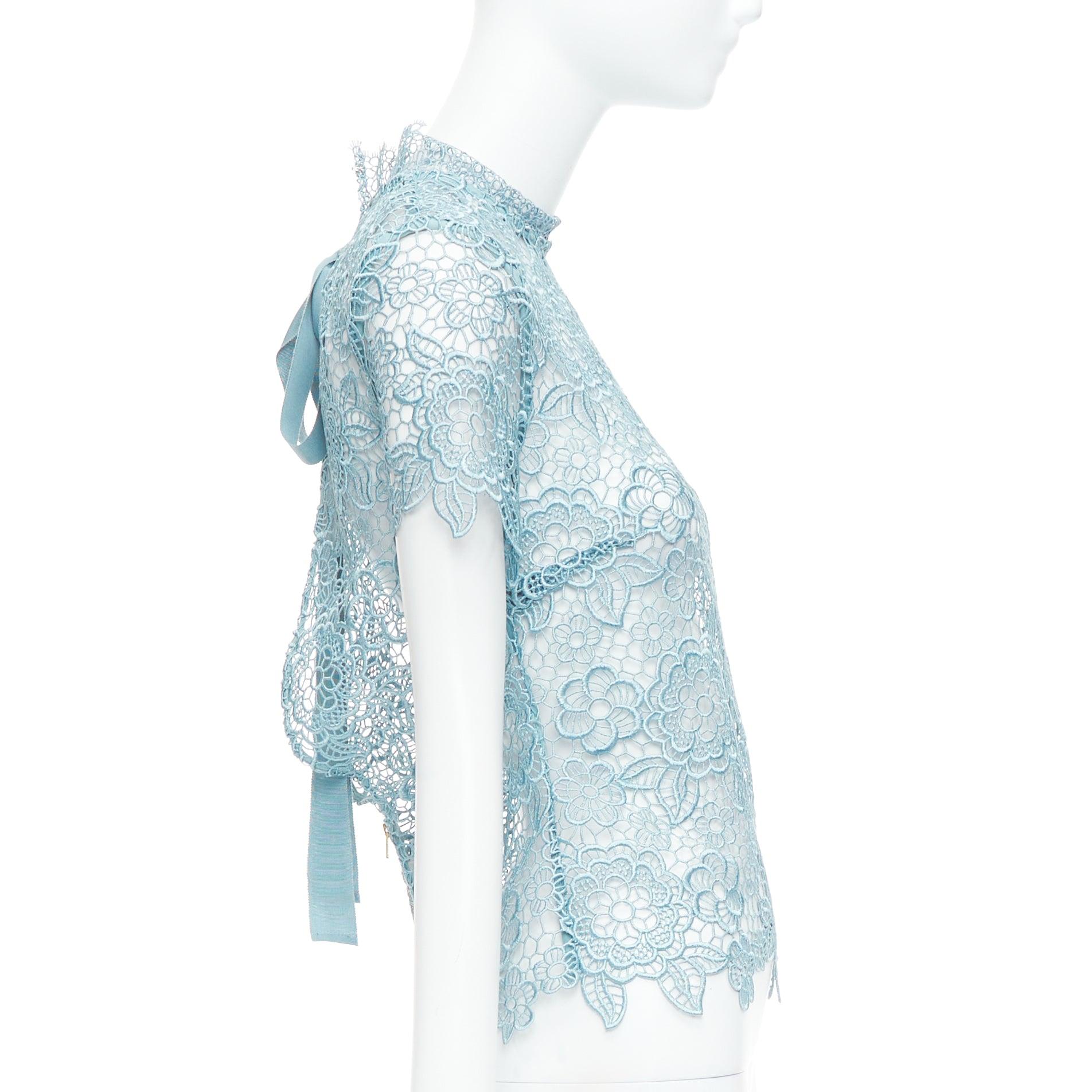 AUTORRETRATO Top de encaje de guipur azul cielo con espalda abierta y festón UK6 XS en Excelente estado para la venta en Hong Kong, NT