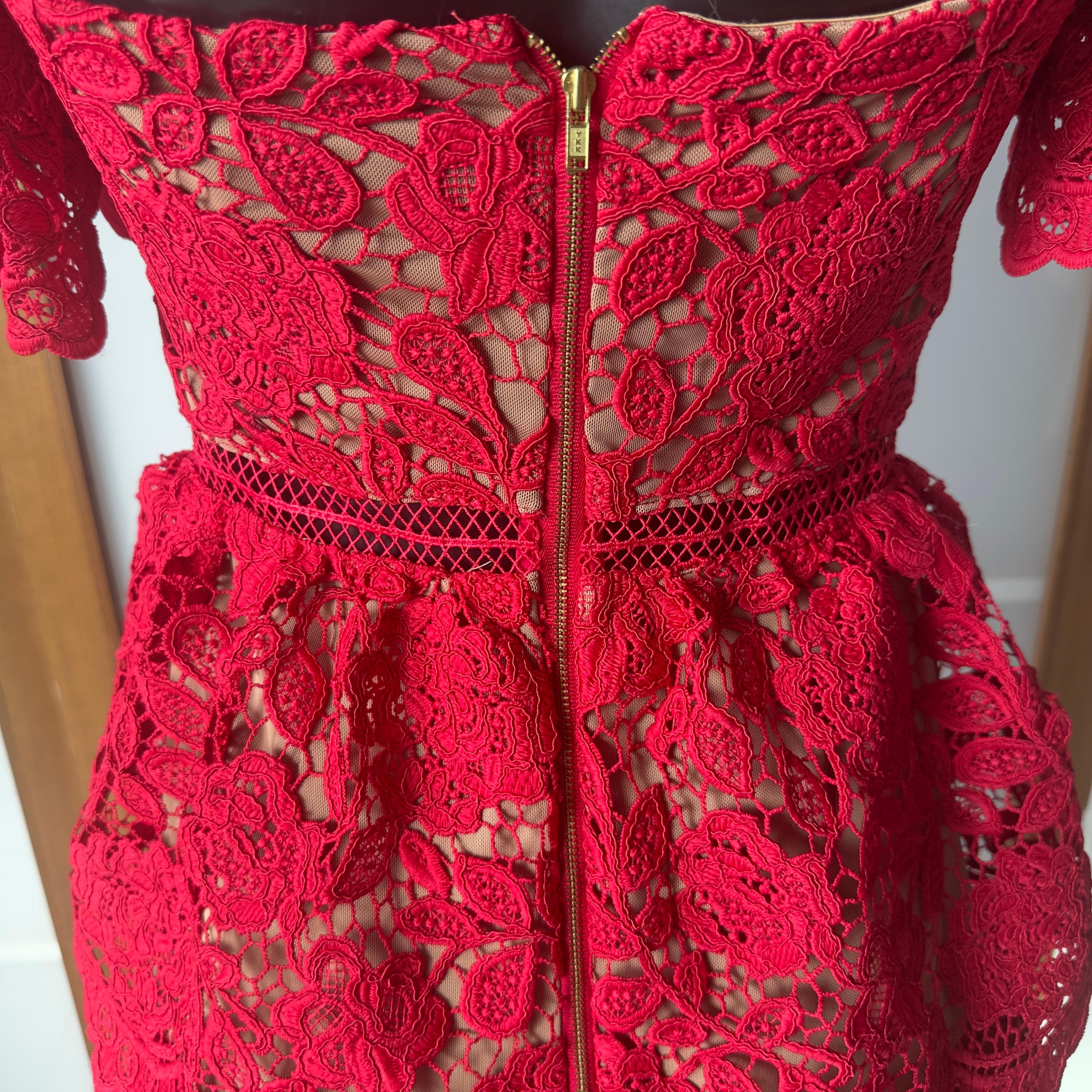 Self-Portrait mini vestido de encaje rojo, colección 2020 Red en venta