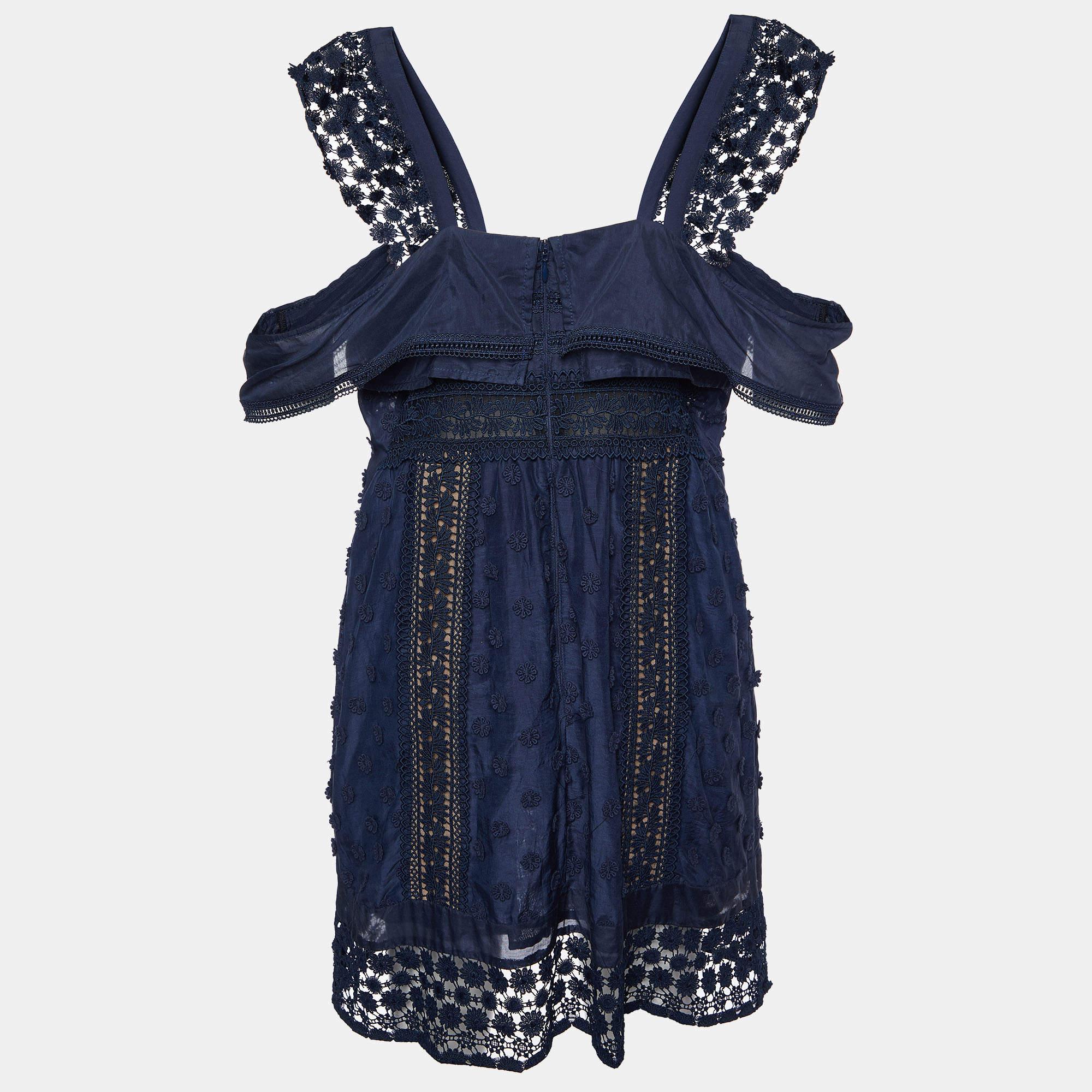 The fine artistry and the feminine silhouette of this designer dress exhibit the labels impeccable craftsmanship in tailoring. It is stitched using quality materials has a good fit and can be easily styled with chic accessories open toe sandals and