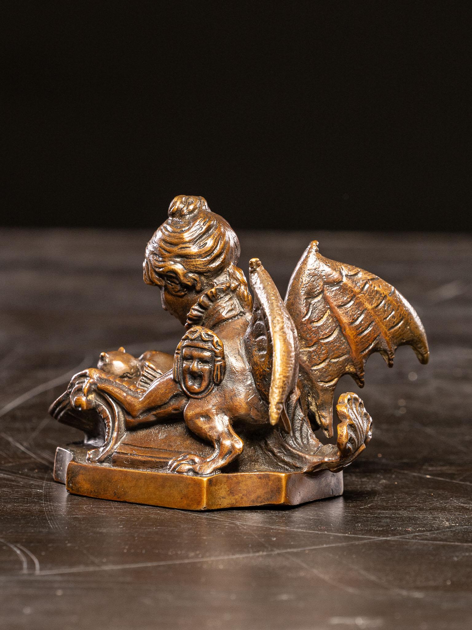 Bronzo Self-Portrait di Sarah Bernhardt sotto forma di mostruosa chimera.Thiebaud Frere in vendita