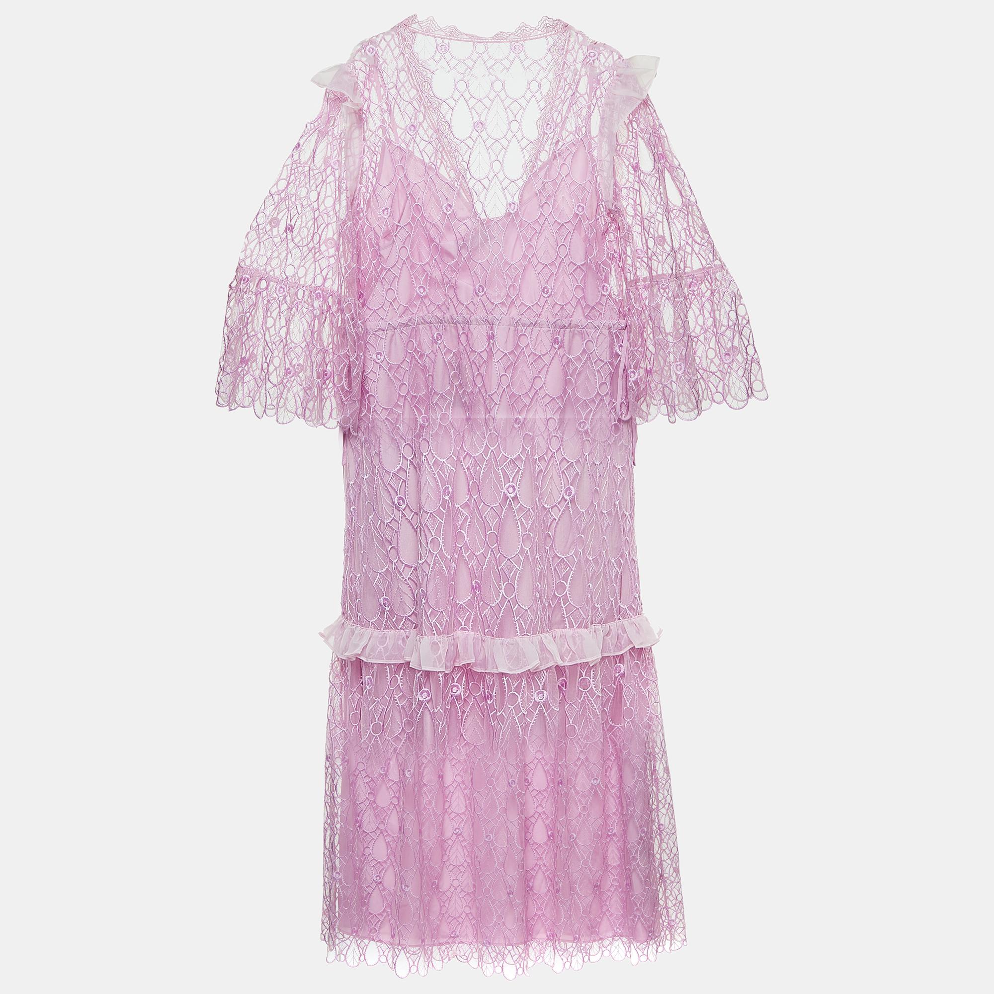Another dress from Self-Portrait that's too pretty for words is this one. Tailored by experts, the lace overlay dress comes in a soft purple with a V neckline.

