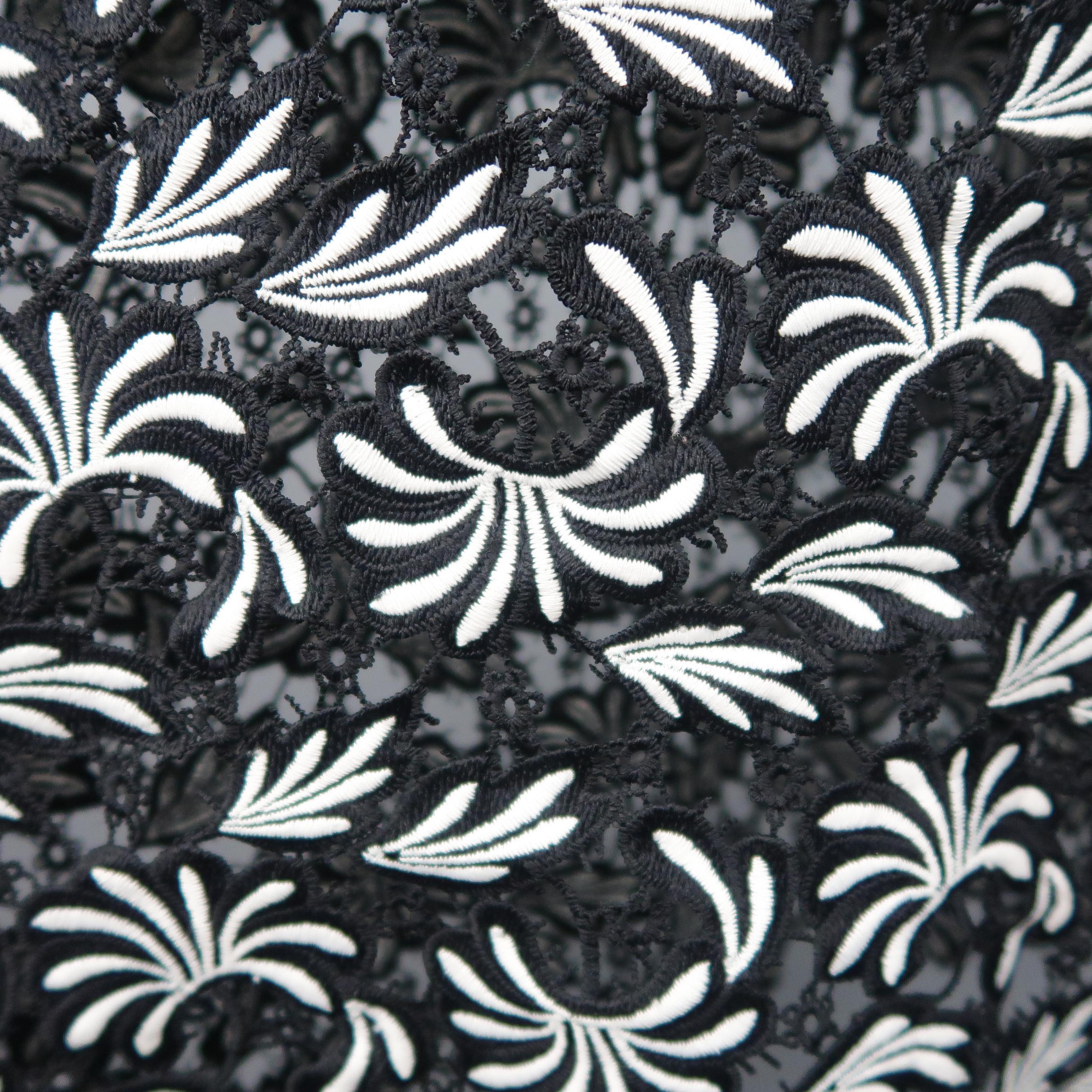 SELF-PORTRAIT Size 0 Black & White Floral Lace Flair Sheath Dress 2