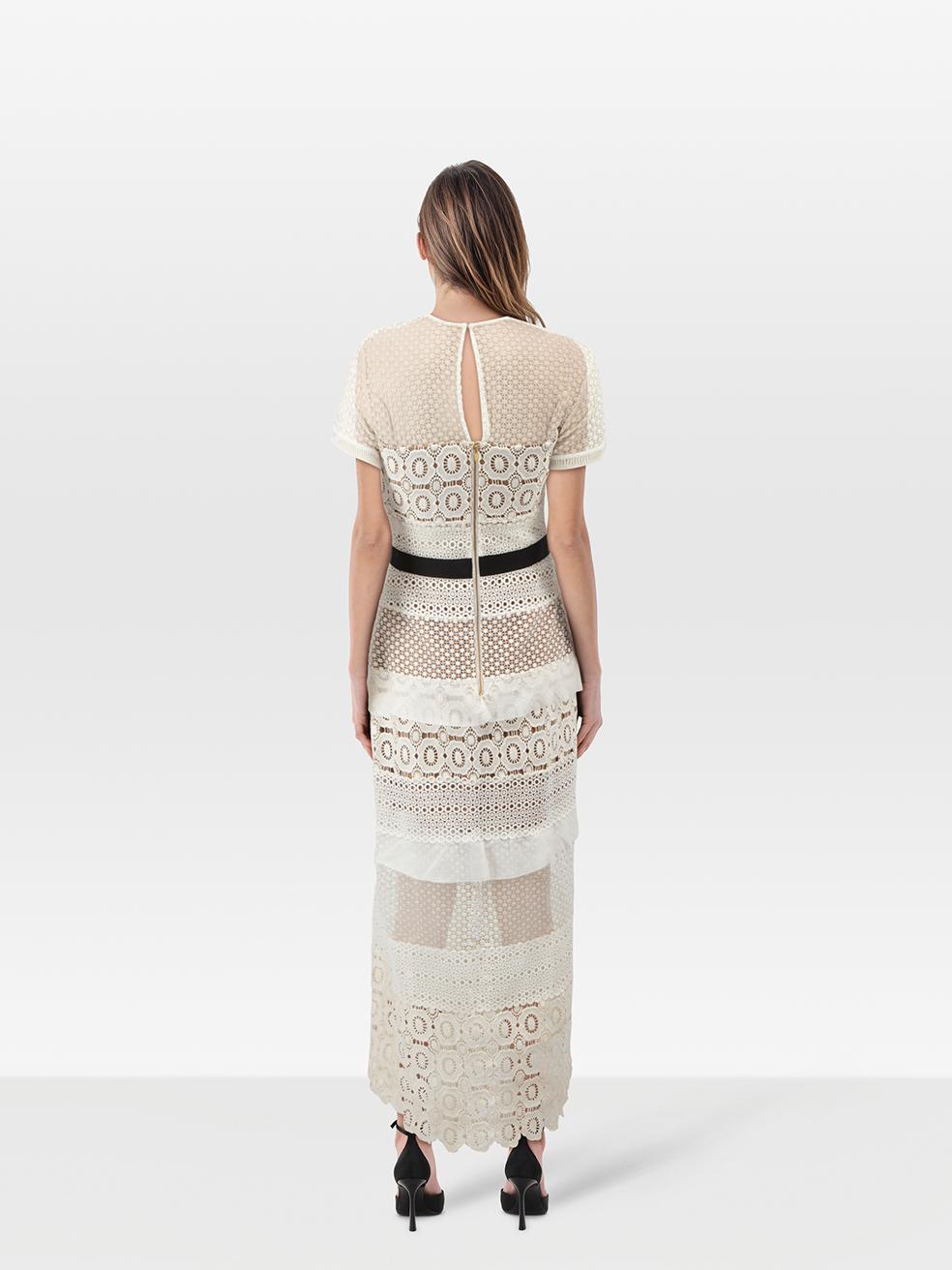 CONDITION is Very good. Minimal wear to the dress is evident. Discolouration around the neckline and on the inside of the dress towards the hem on this used Self-Portrait designer resale item.
 
 
 
 Details
 
 
 White
 
 Polyester Broderie