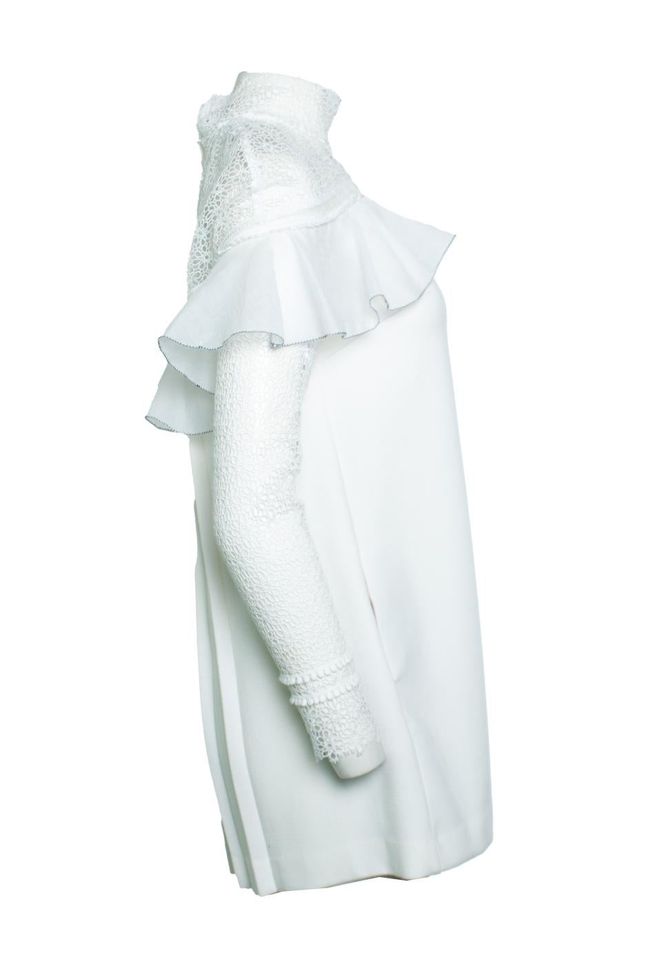 Self-Portrait, white dress with lace and ruffle In Excellent Condition For Sale In AMSTERDAM, NL