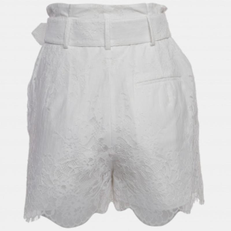 Le vacanze in spiaggia richiedono un paio di pantaloncini alla moda come questo. Cuciti con tessuti di alta qualità, questo paio di pantaloncini è caratterizzato da dettagli classici e da una lunghezza straordinaria. Indossalo con le magliette.