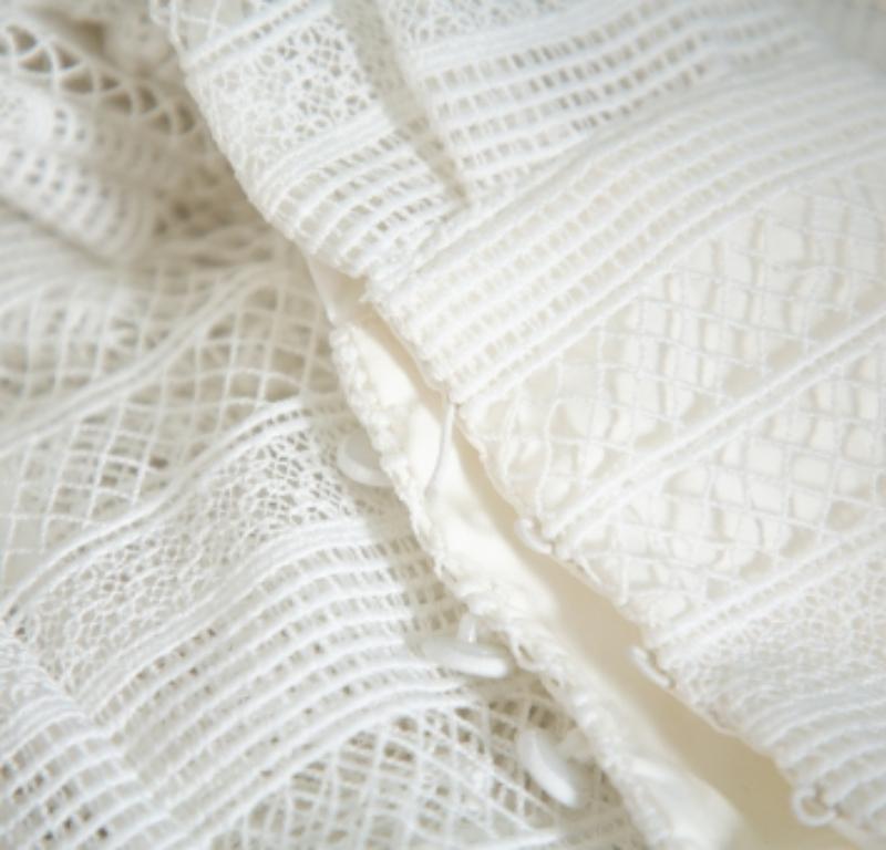 Self Portrait White Paneled Lace Sheer Long Sleeve Top S In Good Condition For Sale In Dubai, Al Qouz 2