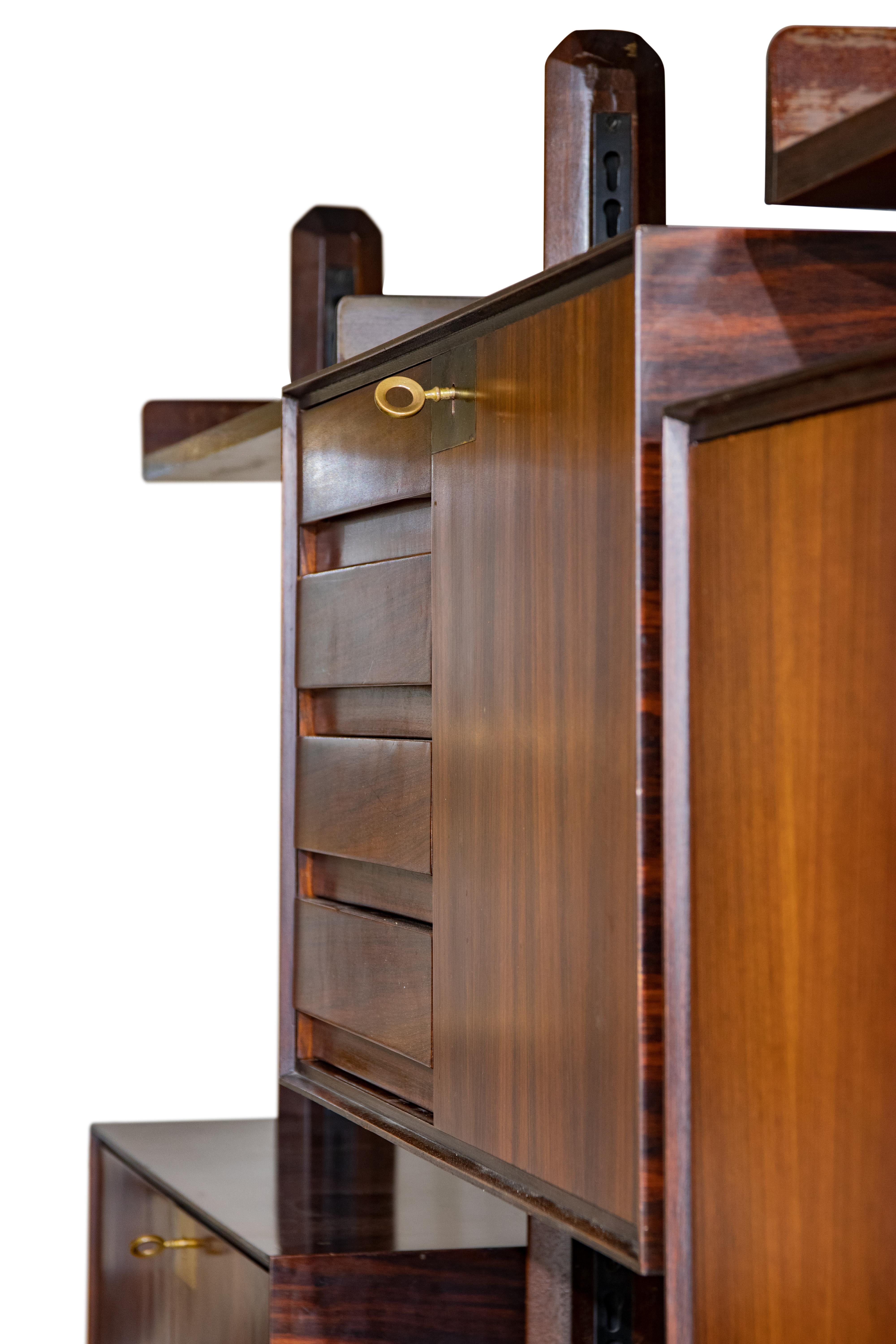 Late 20th Century Self Standing Bookshelf by Vittorio Dassi, 1970s For Sale