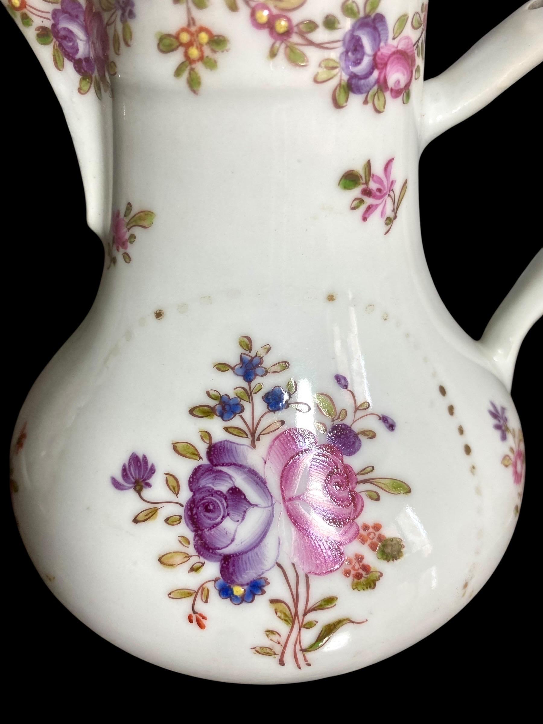 Egoistischer Porzellankrug mit Blumendekor, Compagnie des Indes, 18. Jahrhundert im Angebot 10