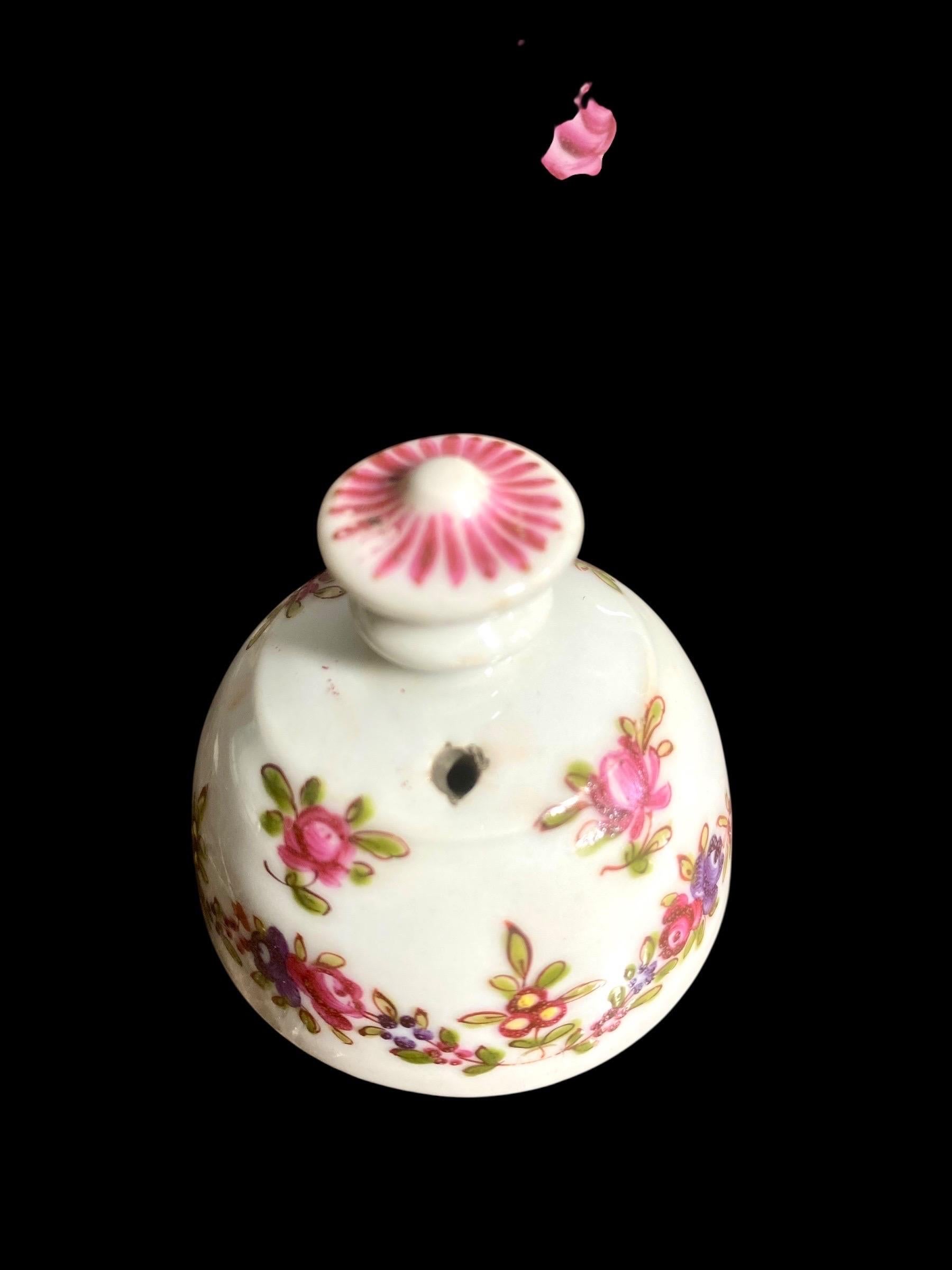 Egoistischer Porzellankrug mit Blumendekor, Compagnie des Indes, 18. Jahrhundert im Angebot 2