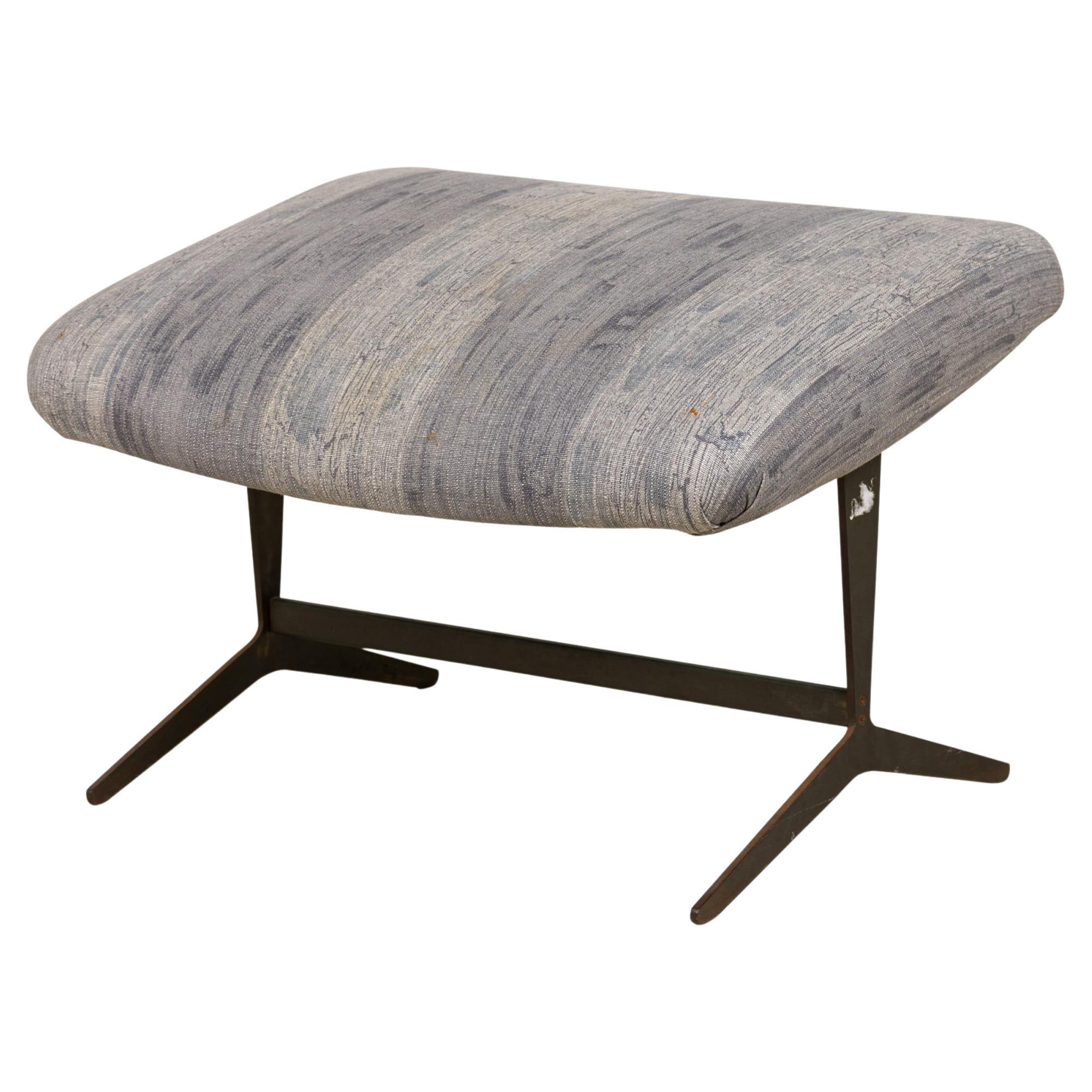 Selig Tapis en tissu gris et tabouret de chaise Scoop en laiton