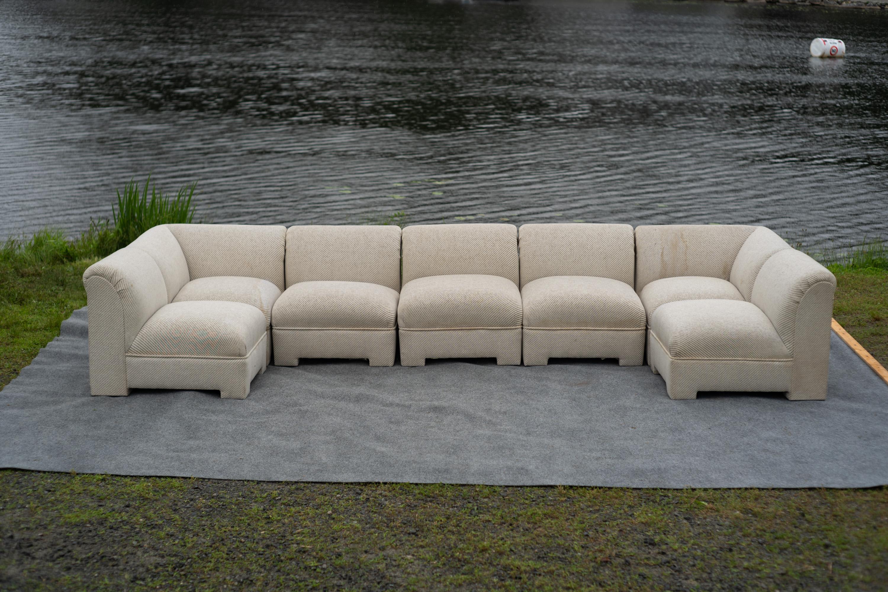 Selig Large 7-Piece Sectional or Modular Parsons Sofa Set, Mid-Century Modern In Good Condition For Sale In Philadelphia, PA