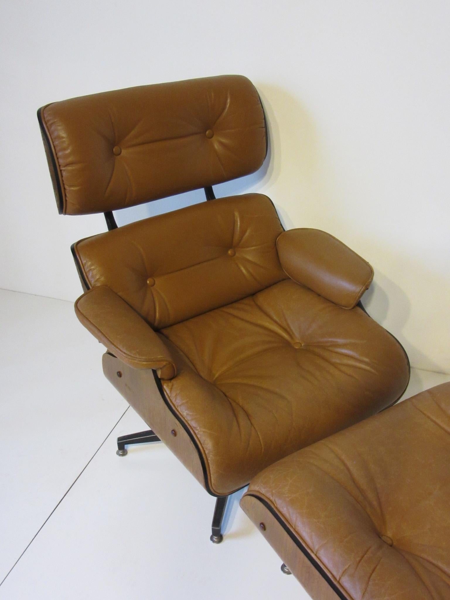 Selig Leather Lounge Chair or Ottoman in the style of Eames or Herman Miller In Good Condition In Cincinnati, OH