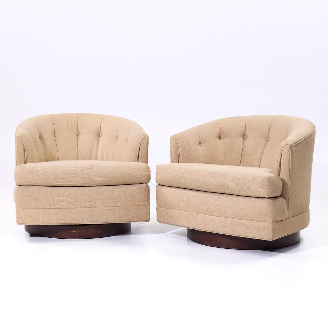 Mid-Century moderno Selig - Sedie girevoli con base in noce - Coppia in vendita