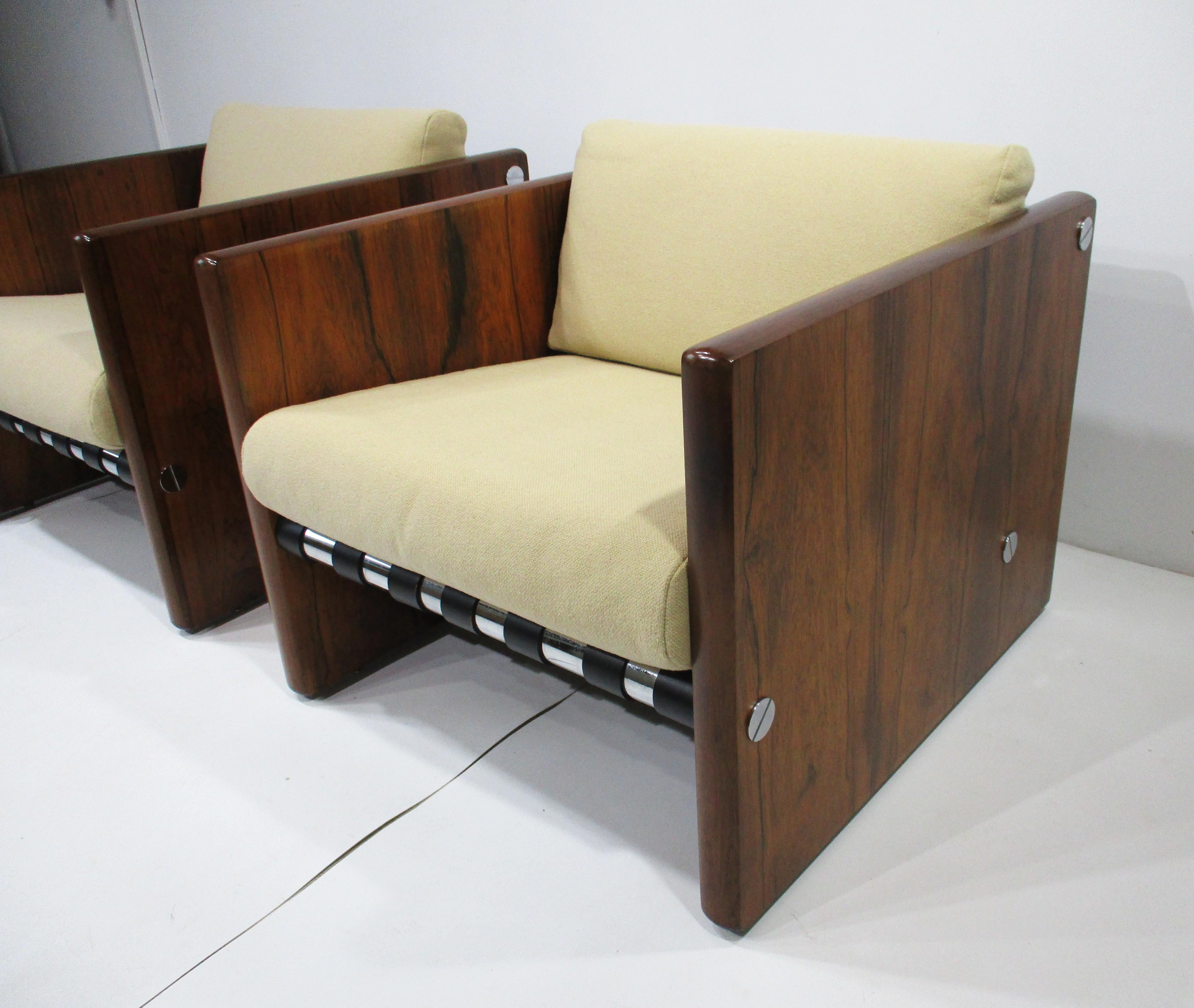 Mid-Century moderno Sedie Club Cube con cinturino in pelle e imbottite in palissandro Selig in vendita