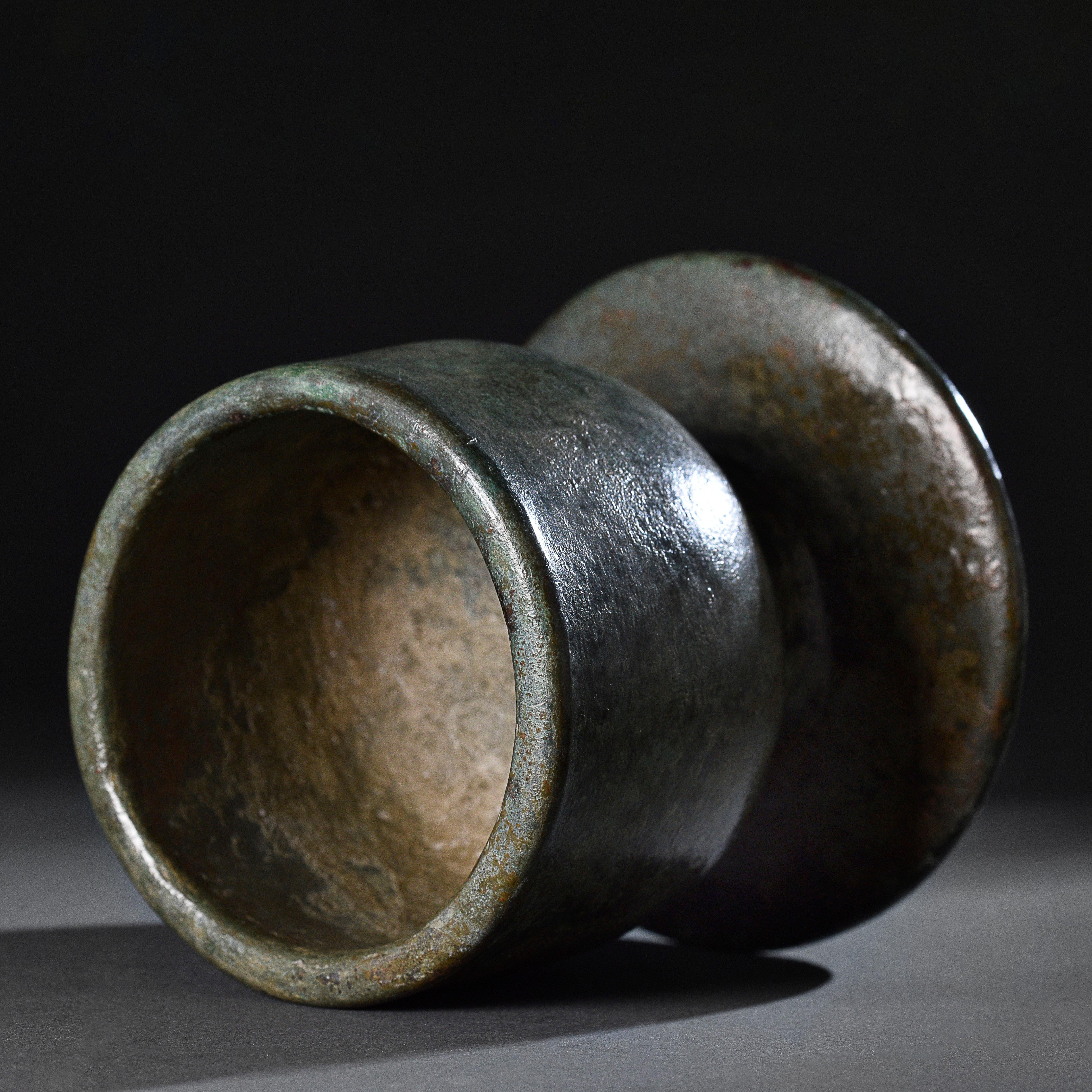 Seljuk Heavy Bronze Mortar and Pestle In Good Condition For Sale In London, GB