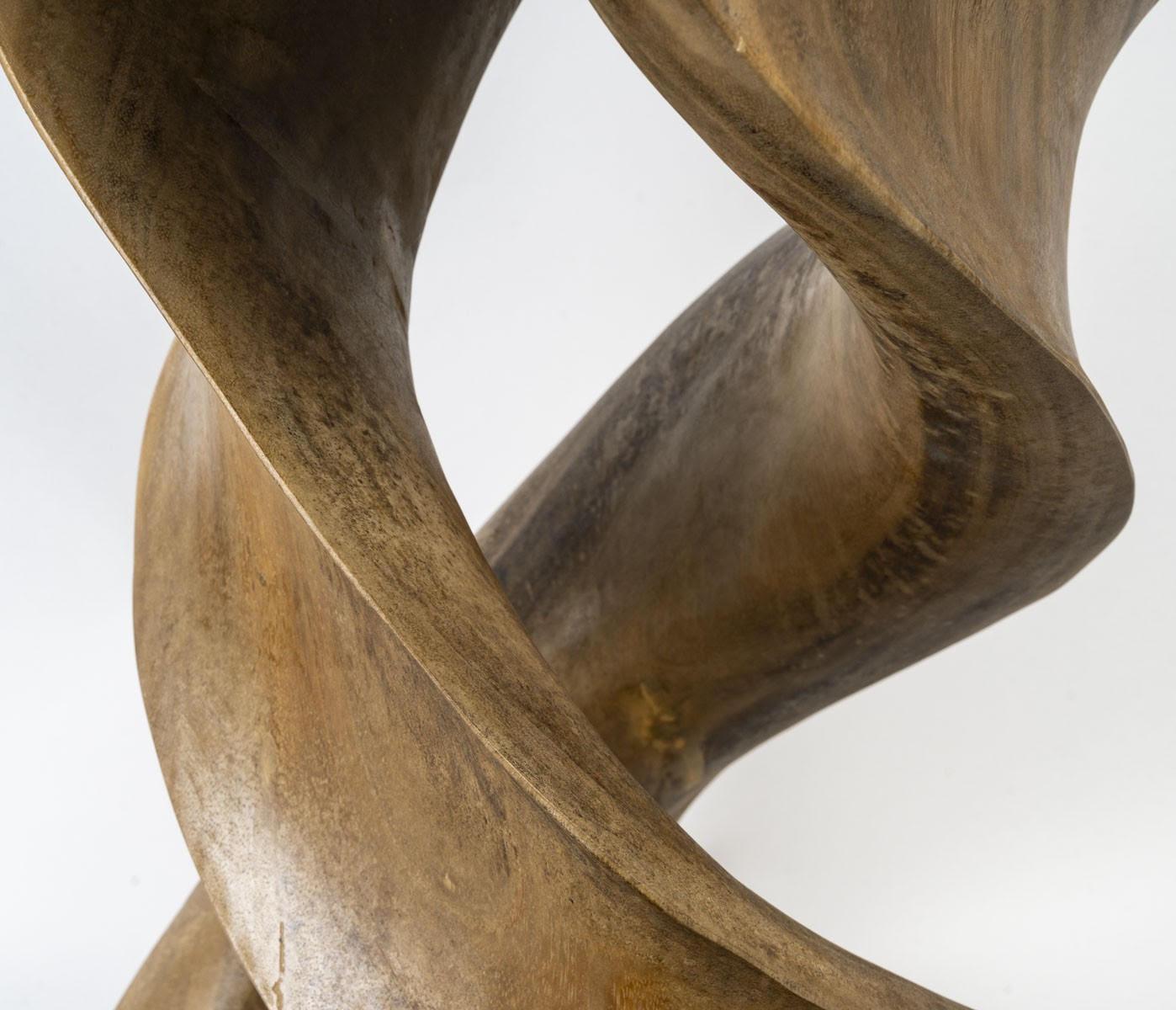 Moderne Sellette d'Olivier de Schrijver, bois naturel sculpté et teinté, 20e siècle.