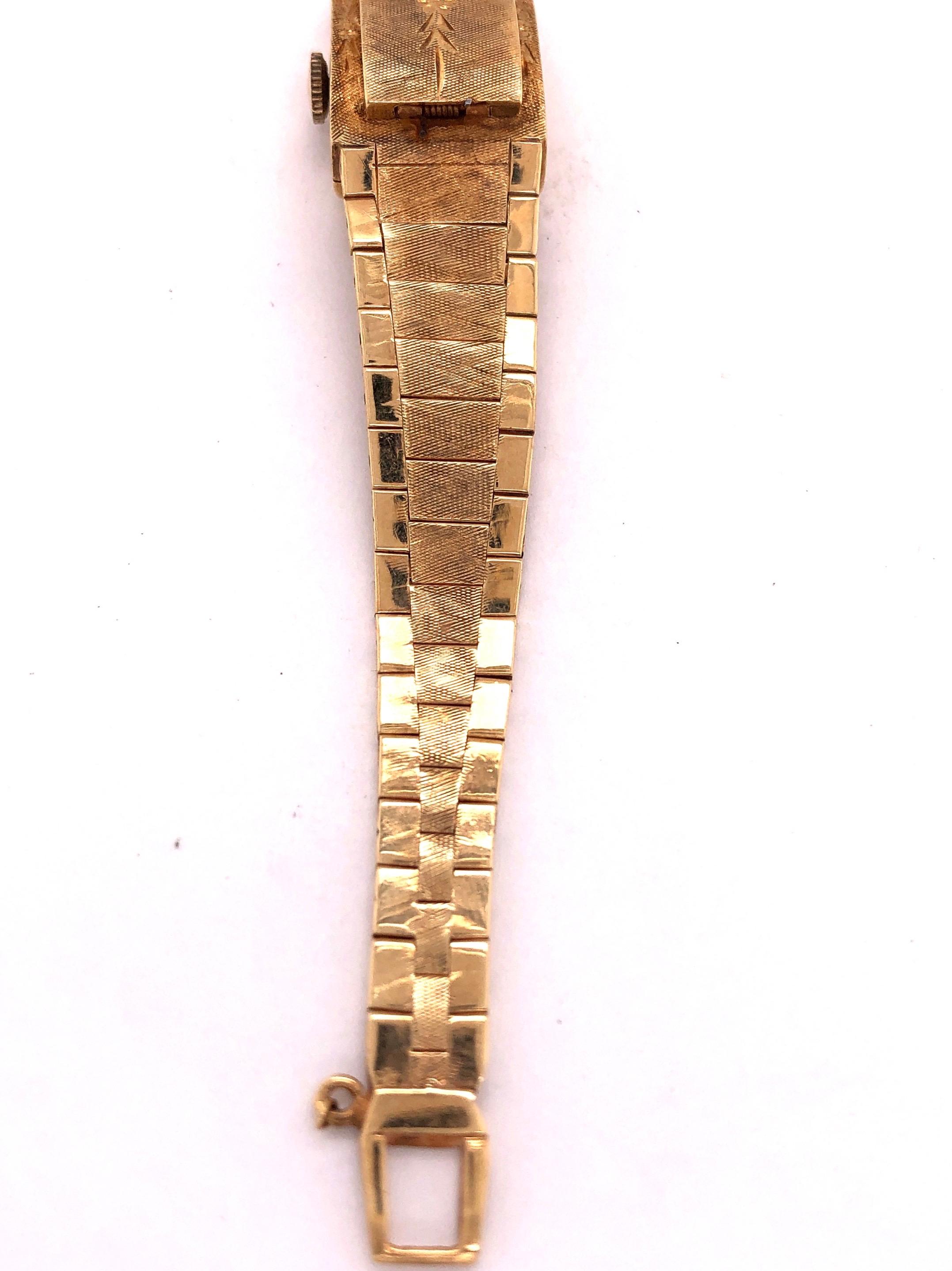 Sellita Ladies 14 Karat Gold Bracelet Wristwatch Swiss 17 Jewels In Good Condition For Sale In Stamford, CT