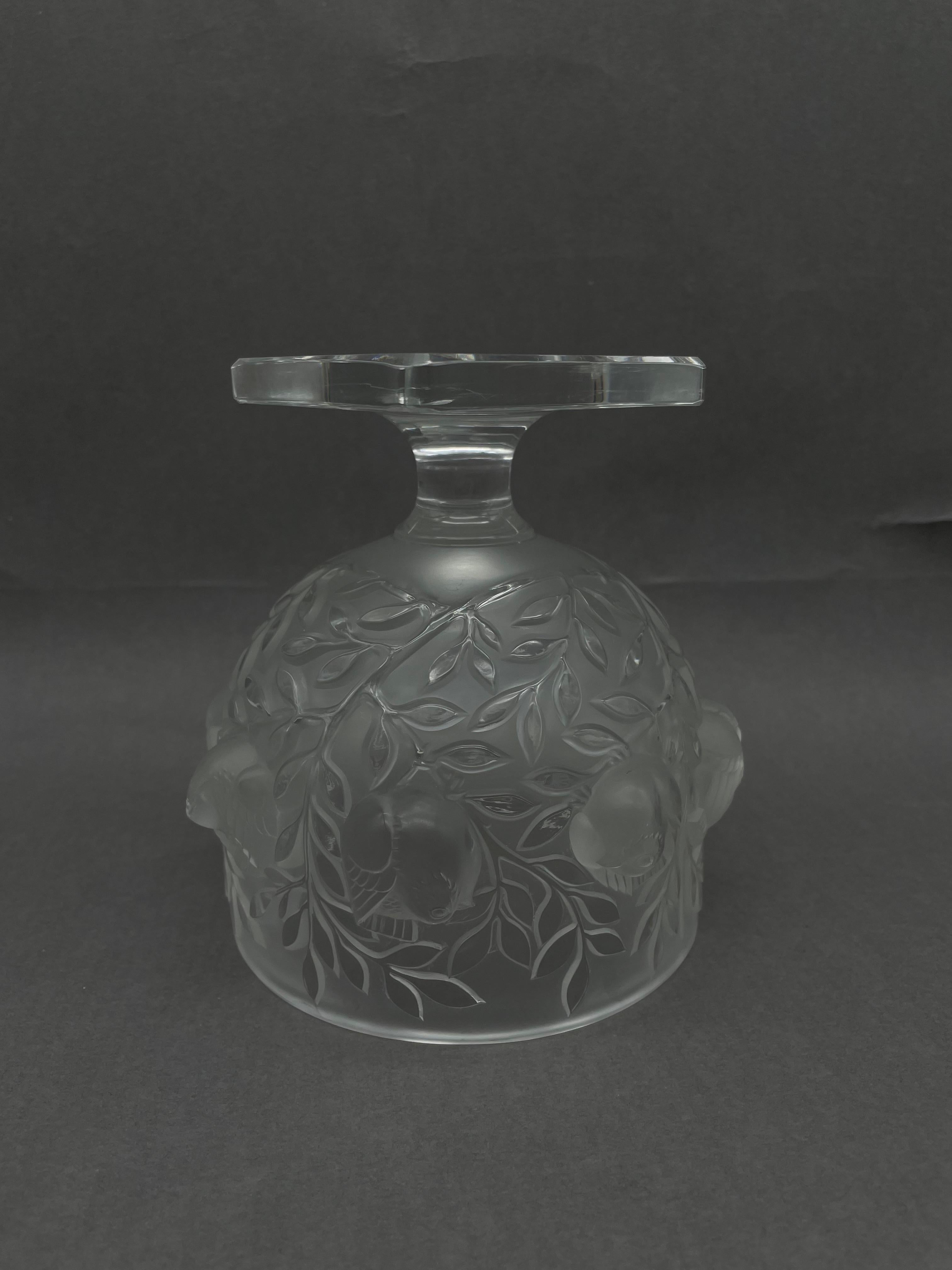 French Seltene Lalique Kristall Pokal/Fußbecher For Sale
