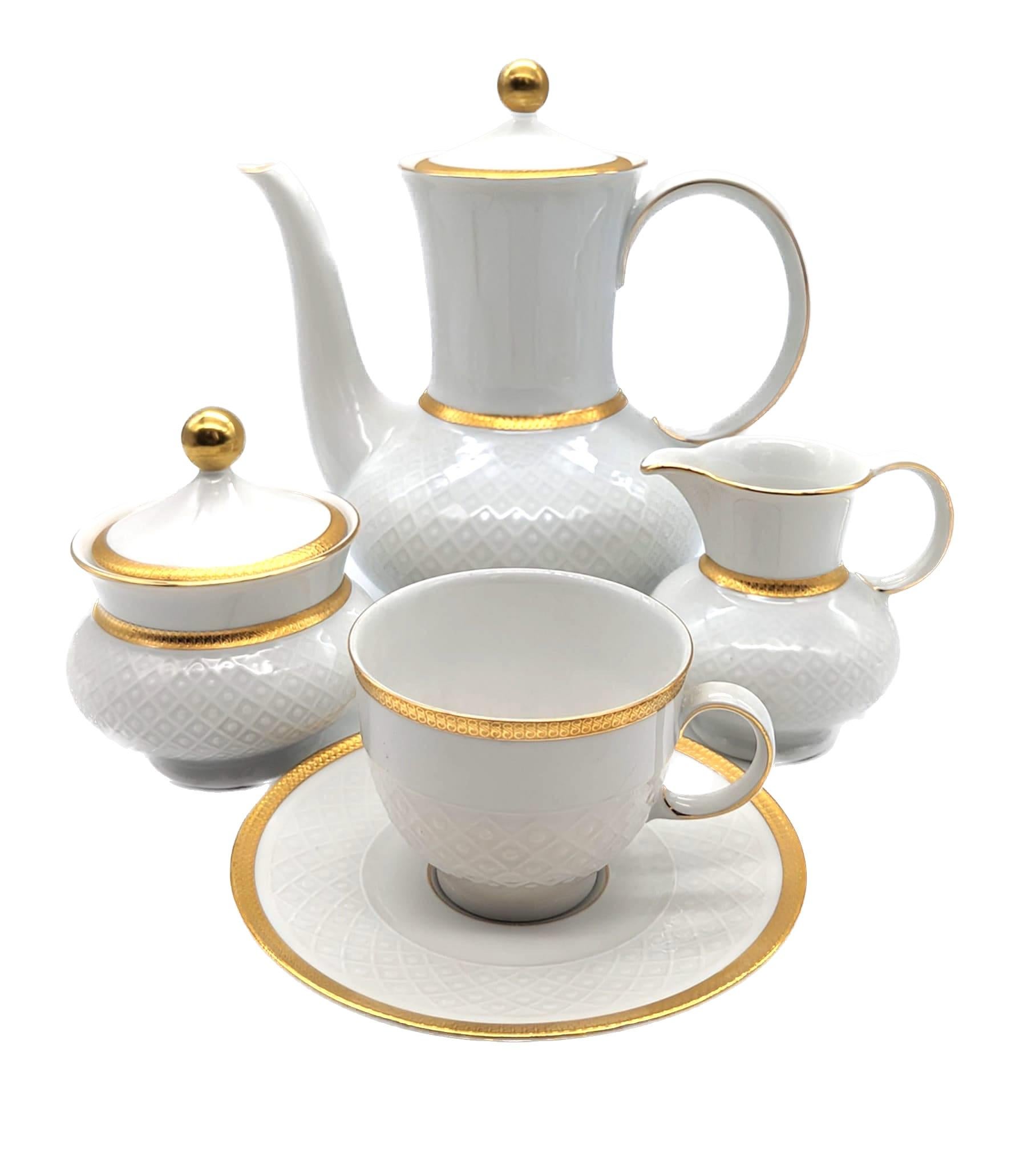 Seltmann Weiden Vajilla de Porcelana Blanca Dorada, Lote de 82 Piezas Bellas artes en venta