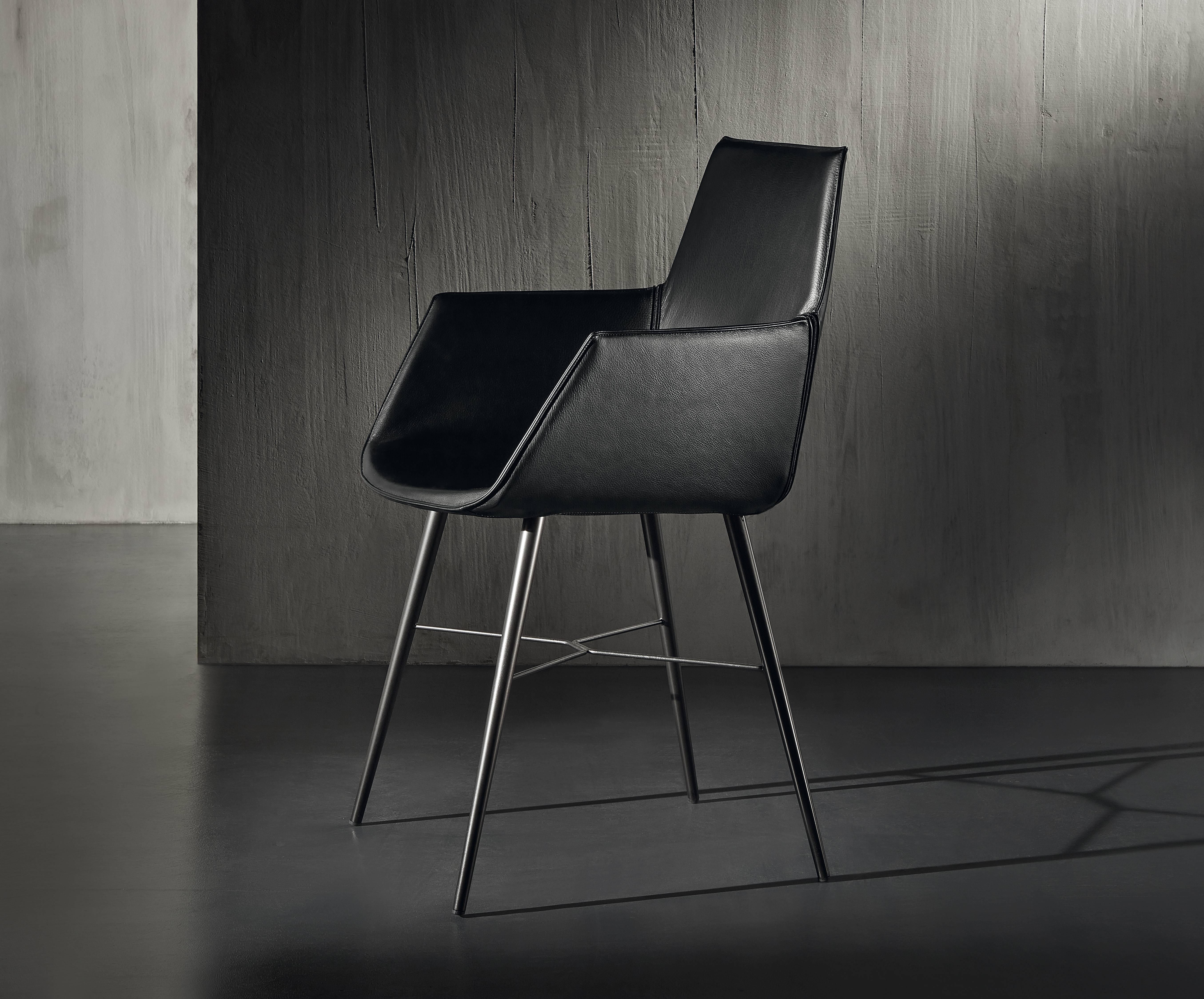 Italian Seltz CB Armchair in Black Leather by Acerbis Design For Sale