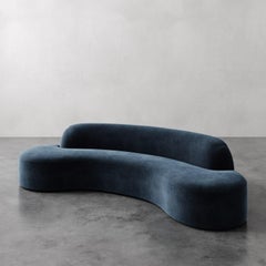 Canapé Selune en velours pelucheux par Christiane Lemieux